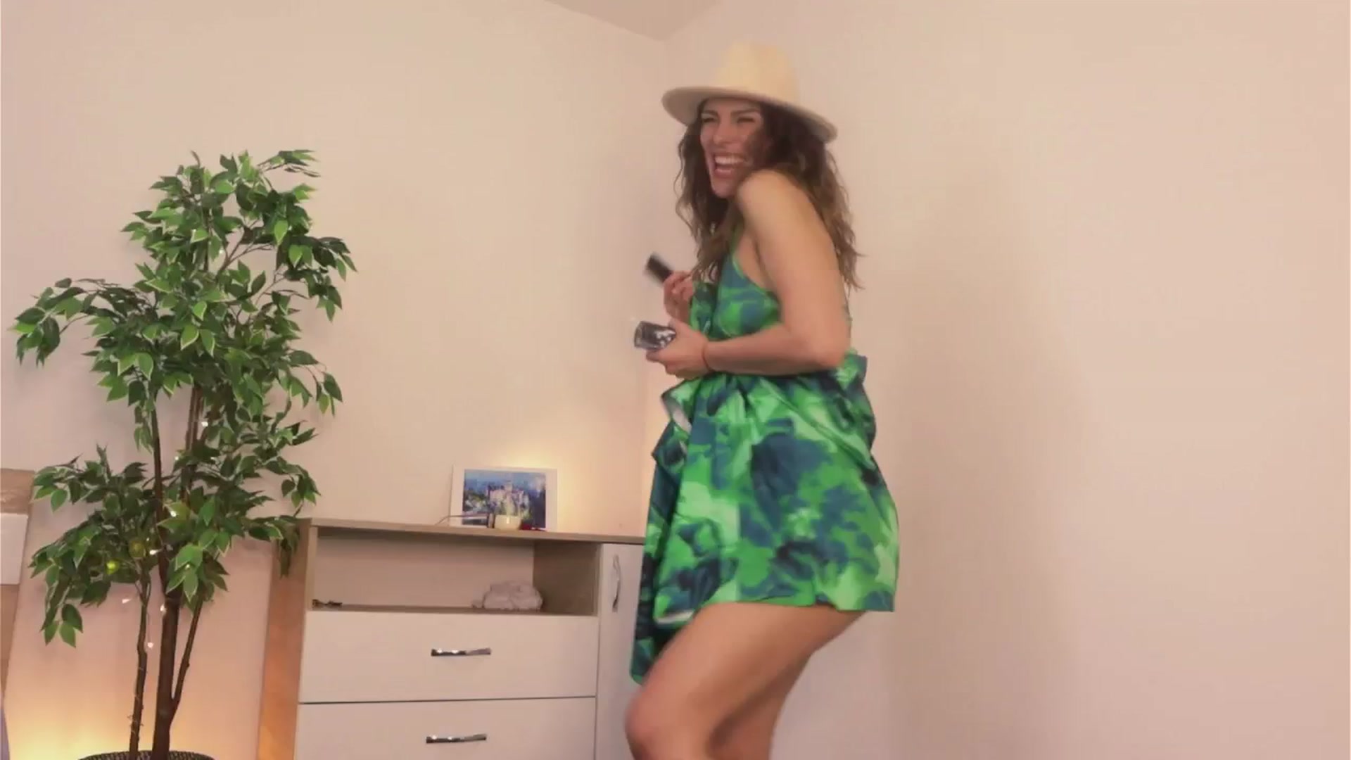 Gallery image thumbnail from MissLullu's myfreecams stream on, 03/16/2025, 13:08 image 18 of 20