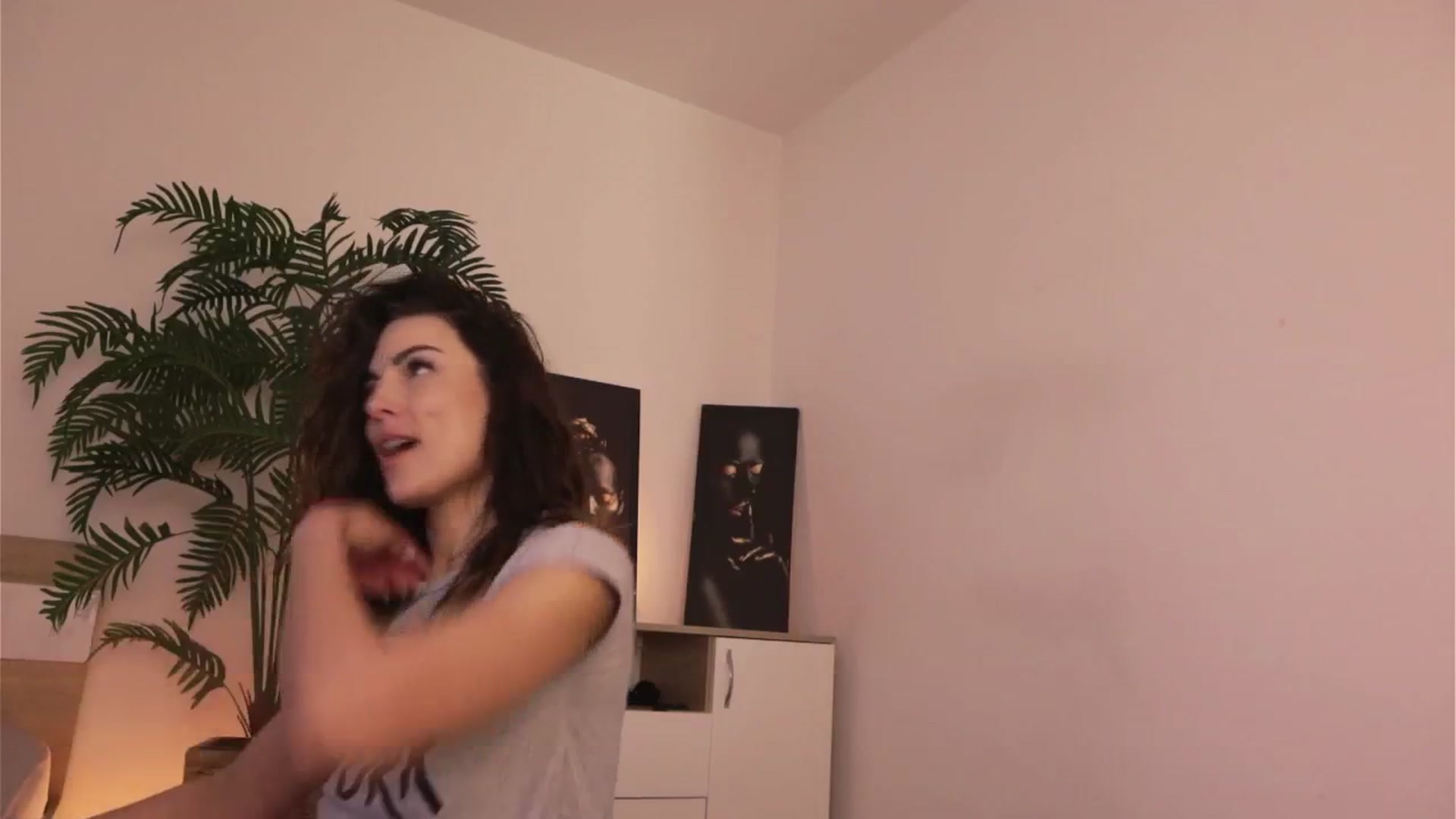 Gallery image thumbnail from MissLullu's myfreecams stream on, 04/12/2025, 11:08 image 9 of 20