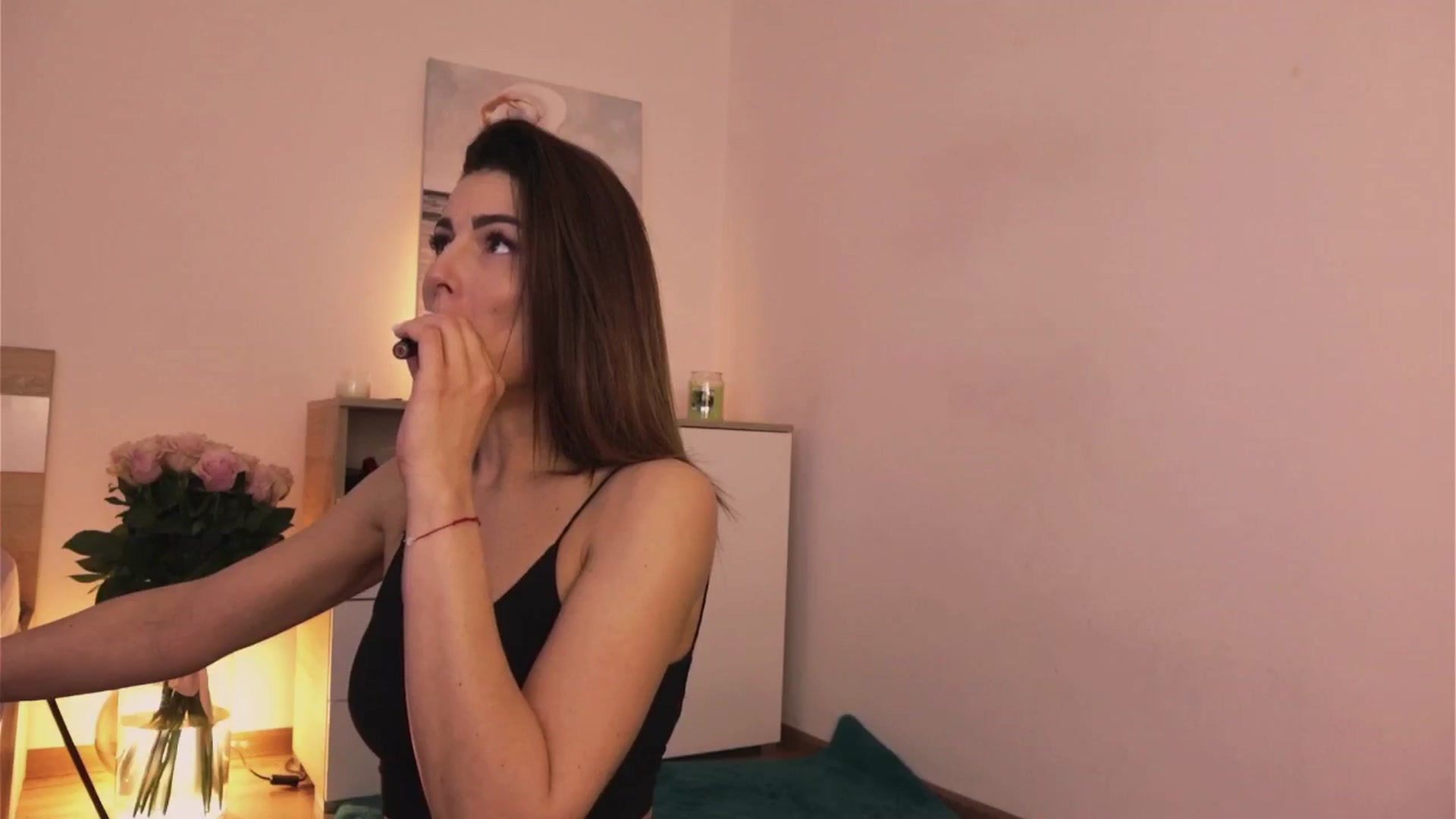 Gallery image thumbnail from MissLullu's myfreecams stream on, 04/13/2025, 11:38 image 13 of 20