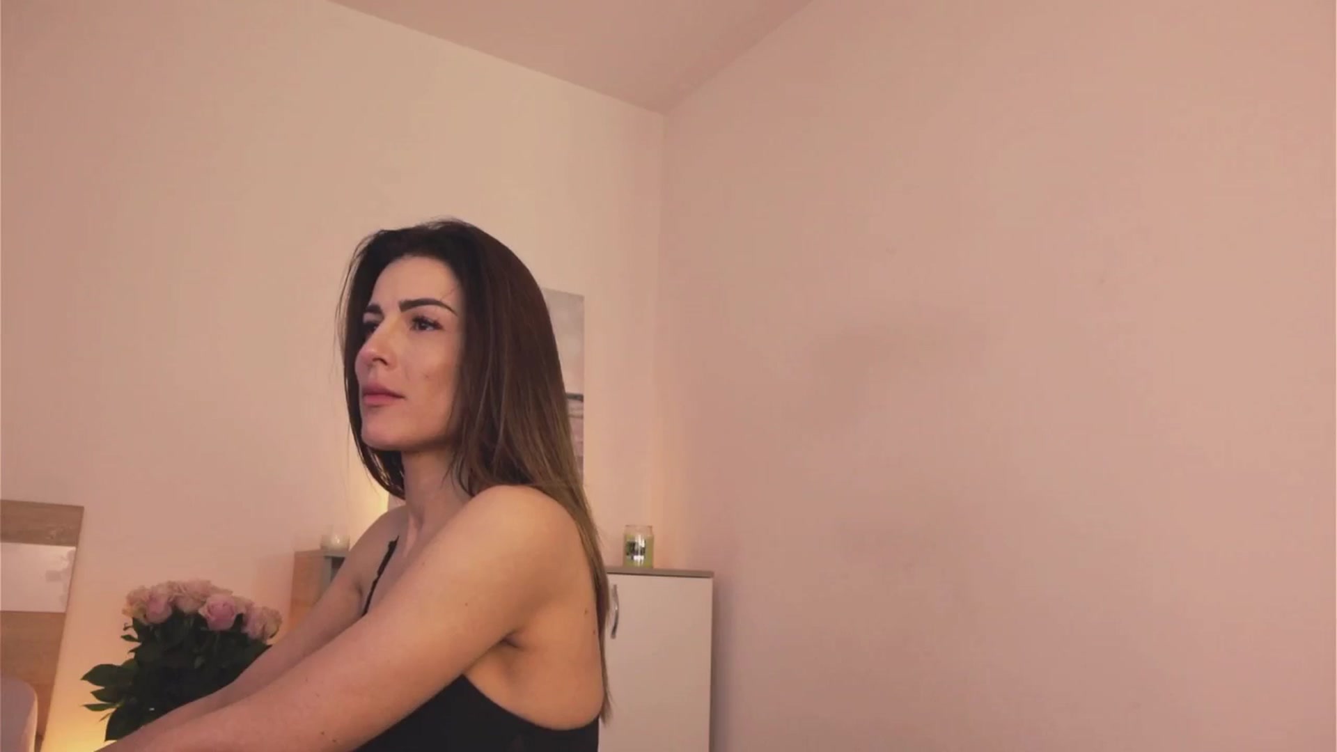 Gallery image thumbnail from MissLullu's myfreecams stream on, 04/13/2025, 11:38 image 16 of 20