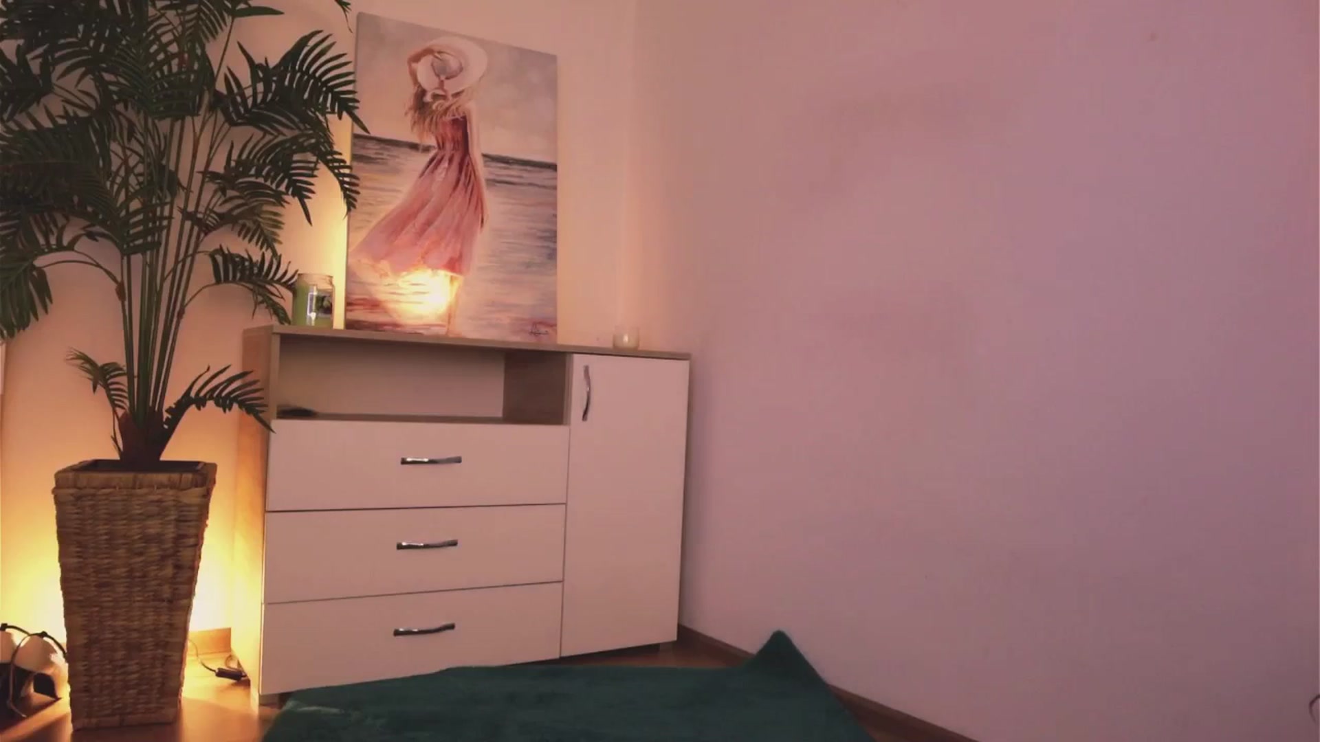 Gallery image thumbnail from MissLullu's myfreecams stream on, 04/15/2025, 12:40 image 16 of 20