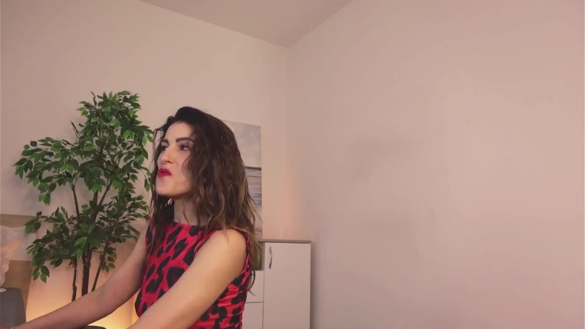 Gallery image thumbnail from MissLullu's myfreecams stream on, 04/24/2025, 13:27 image 9 of 20