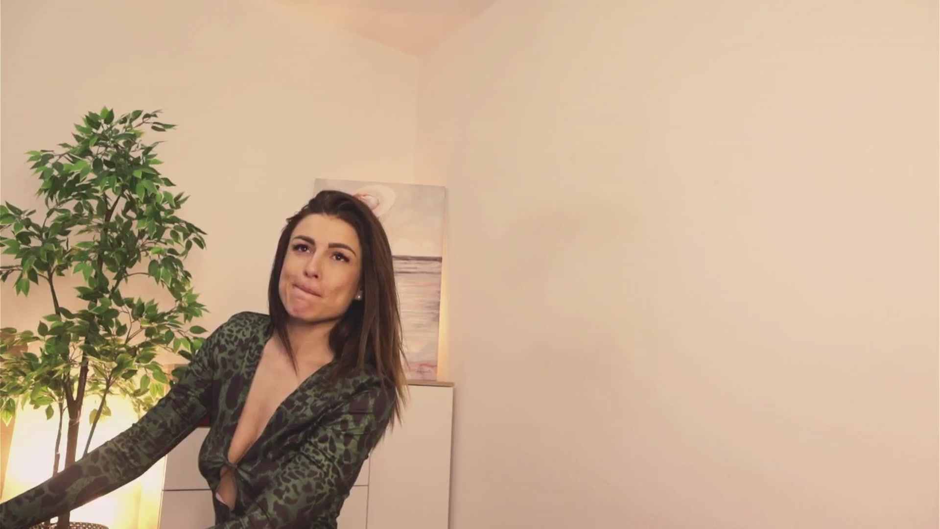 Gallery image thumbnail from MissLullu's myfreecams stream on, 05/10/2025, 11:06 image 11 of 20