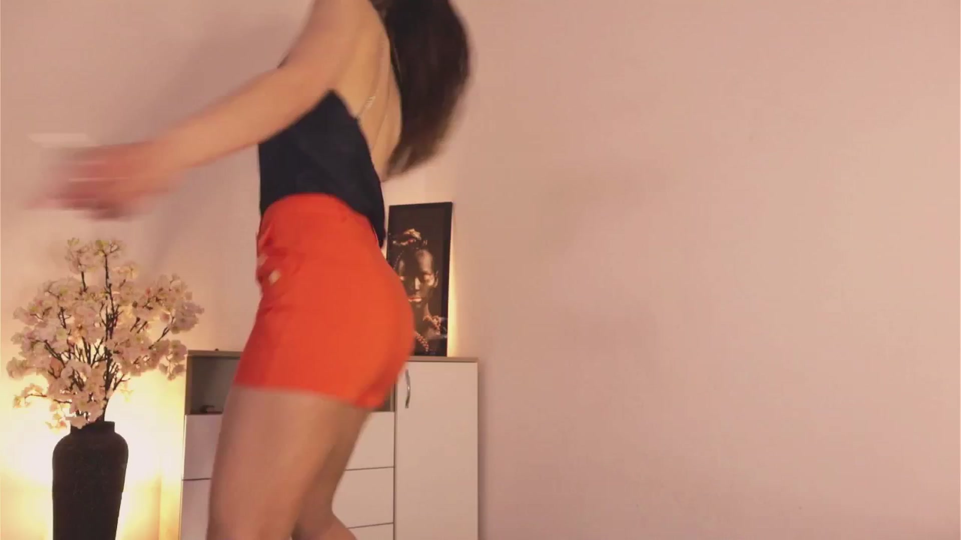 Gallery image thumbnail from MissLullu's myfreecams stream on, 05/14/2025, 11:23 image 8 of 20