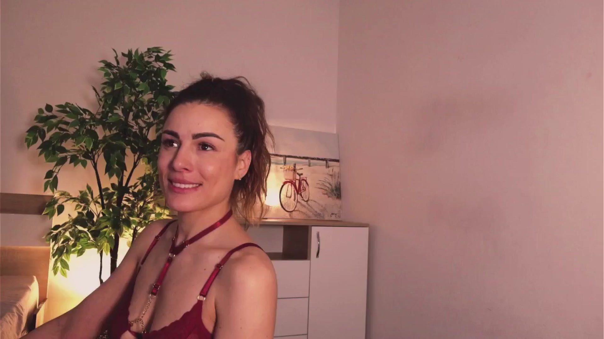 Gallery image thumbnail from MissLullu's myfreecams stream on, 06/01/2025, 08:42 image 12 of 20