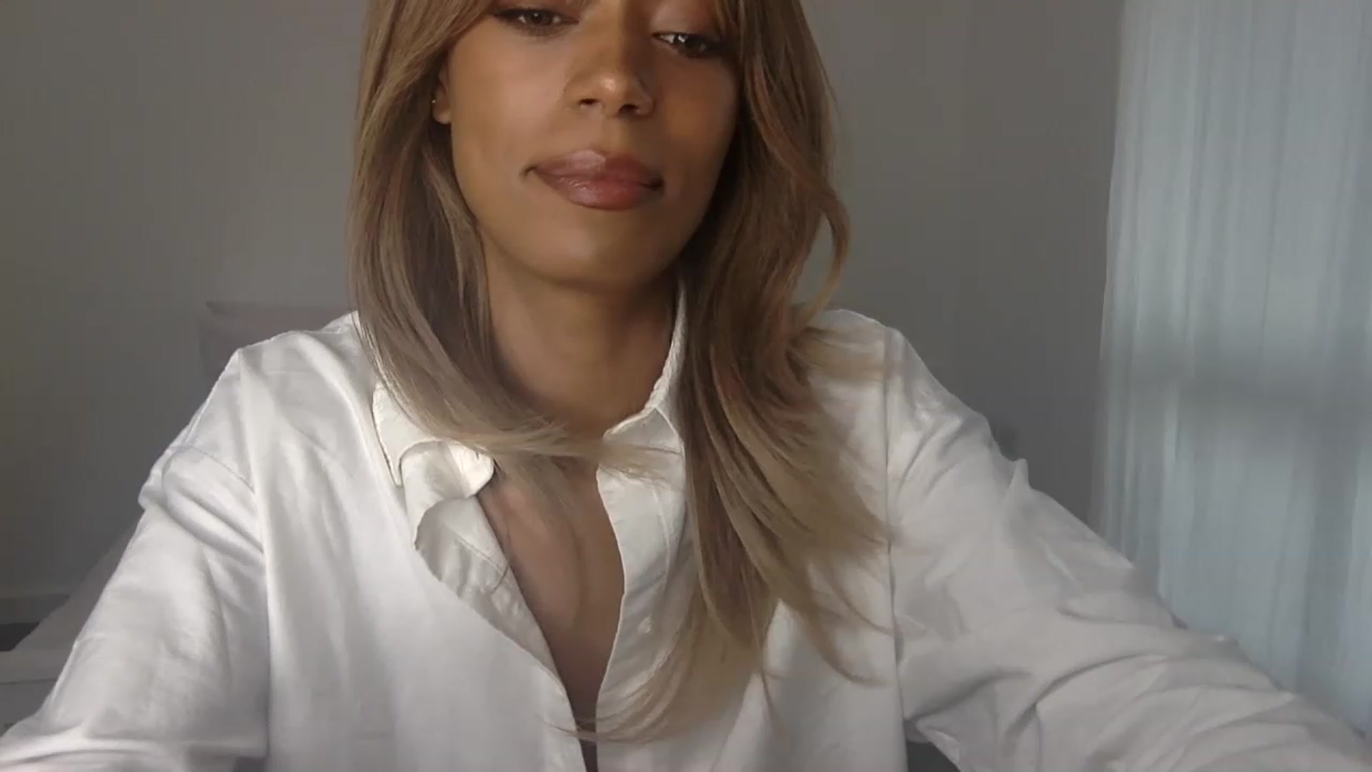 Gallery image thumbnail from MissLuna22's myfreecams stream on, 11/22/2022, 12:51 image 5 of 20