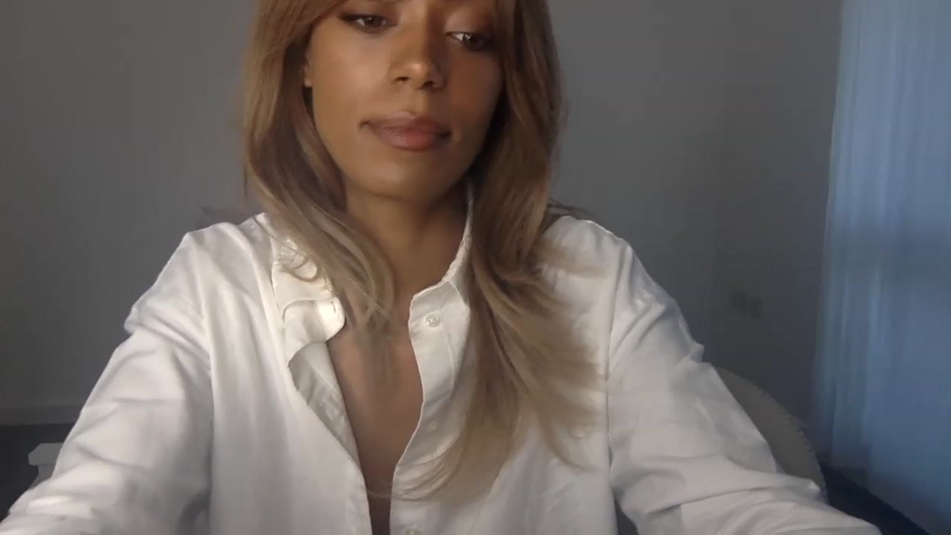 Gallery image thumbnail from MissLuna22's myfreecams stream on, 11/22/2022, 13:51 image 10 of 20