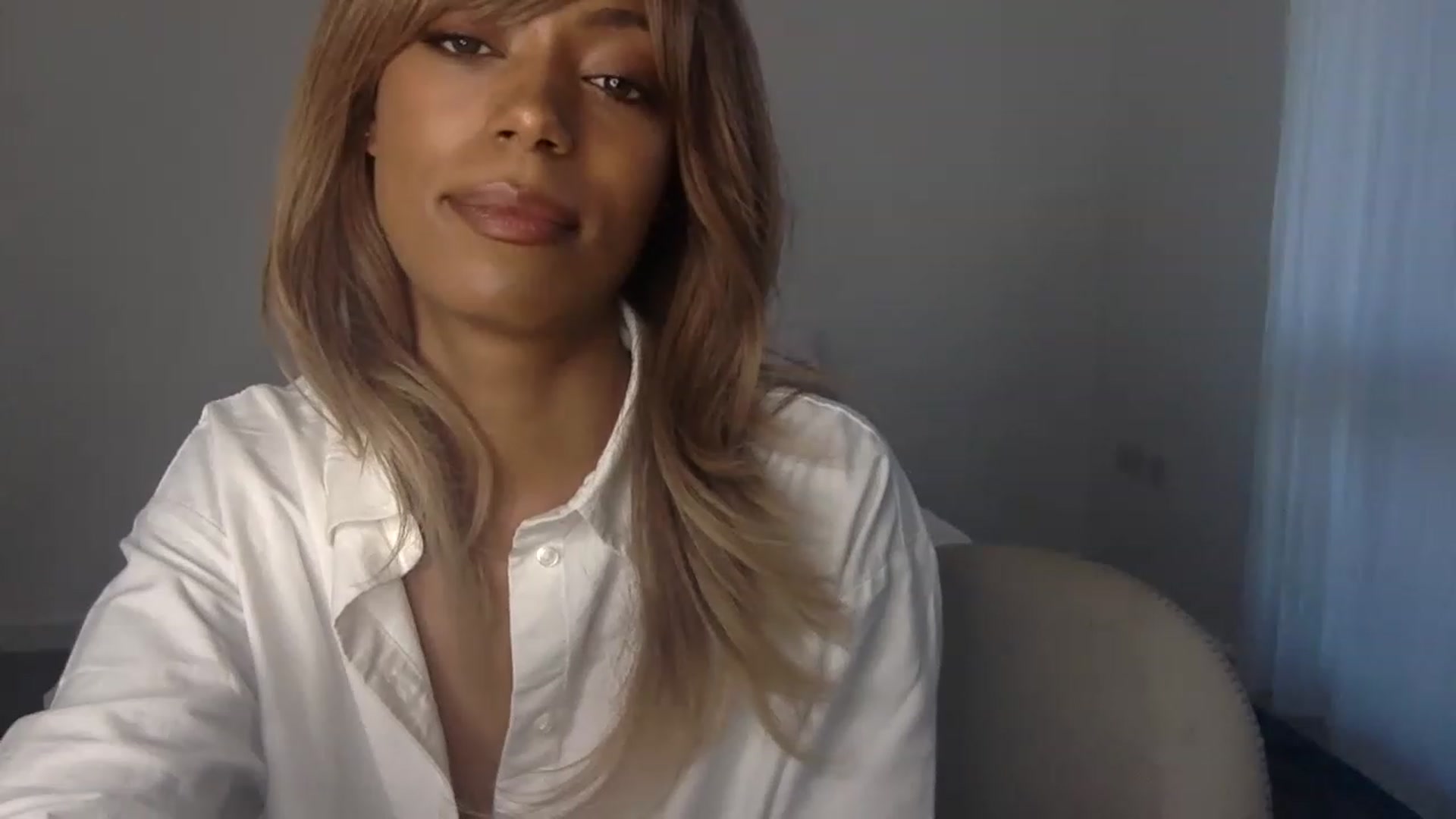 Gallery image thumbnail from MissLuna22's myfreecams stream on, 11/22/2022, 13:51 image 9 of 20