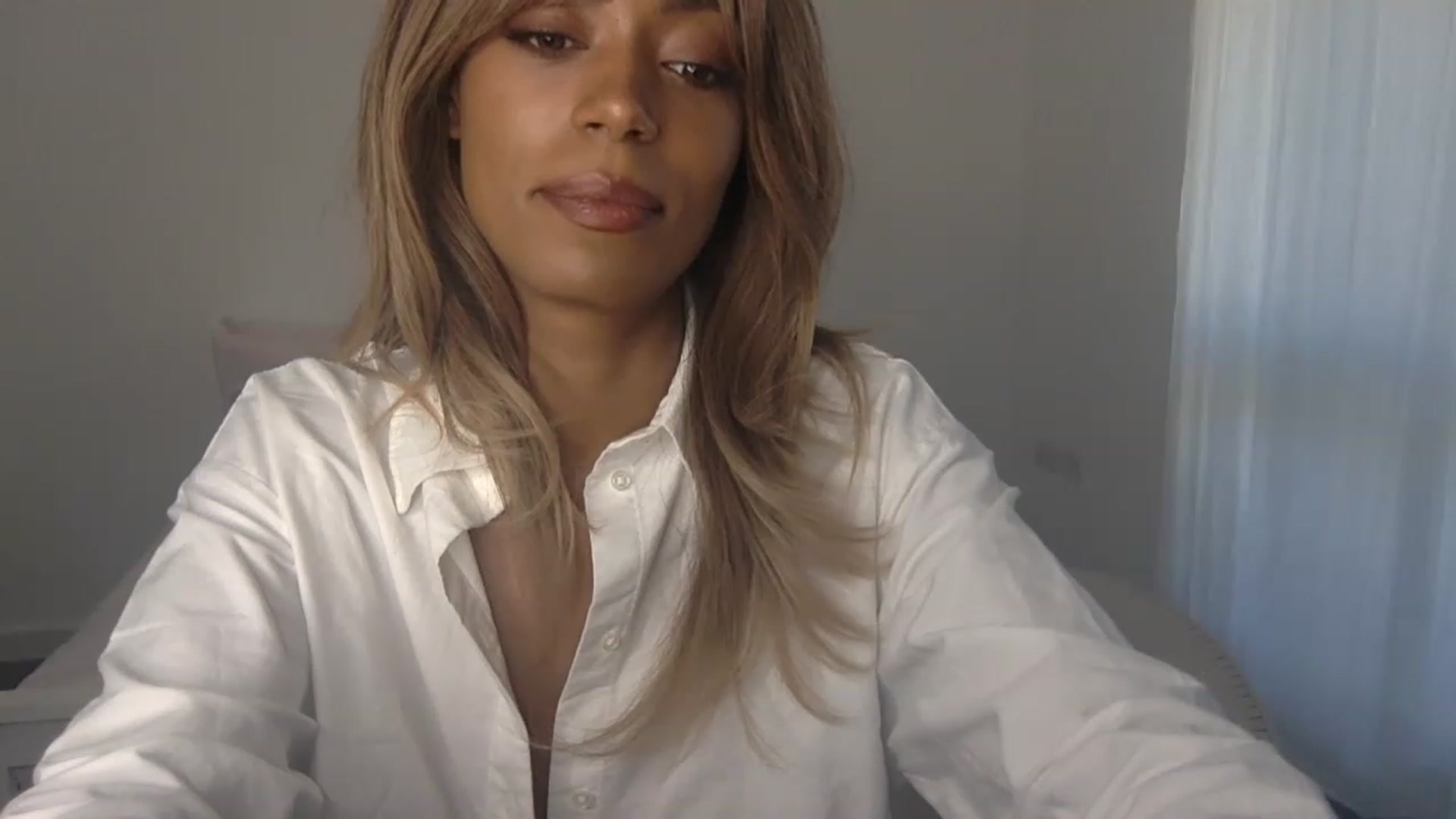 Gallery image thumbnail from MissLuna22's myfreecams stream on, 11/22/2022, 13:51 image 2 of 20