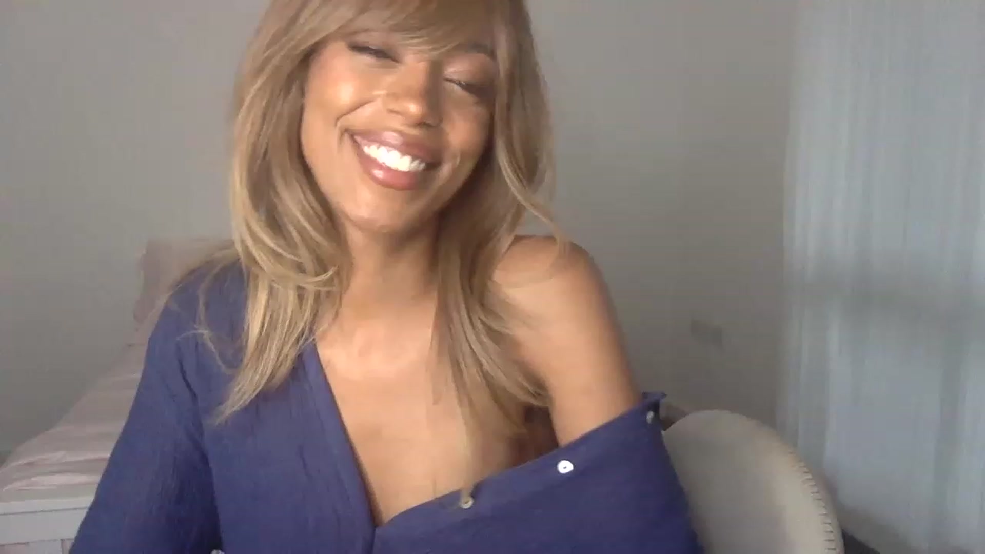 Gallery image thumbnail from MissLuna22's myfreecams stream on, 11/29/2022, 12:54 image 2 of 20