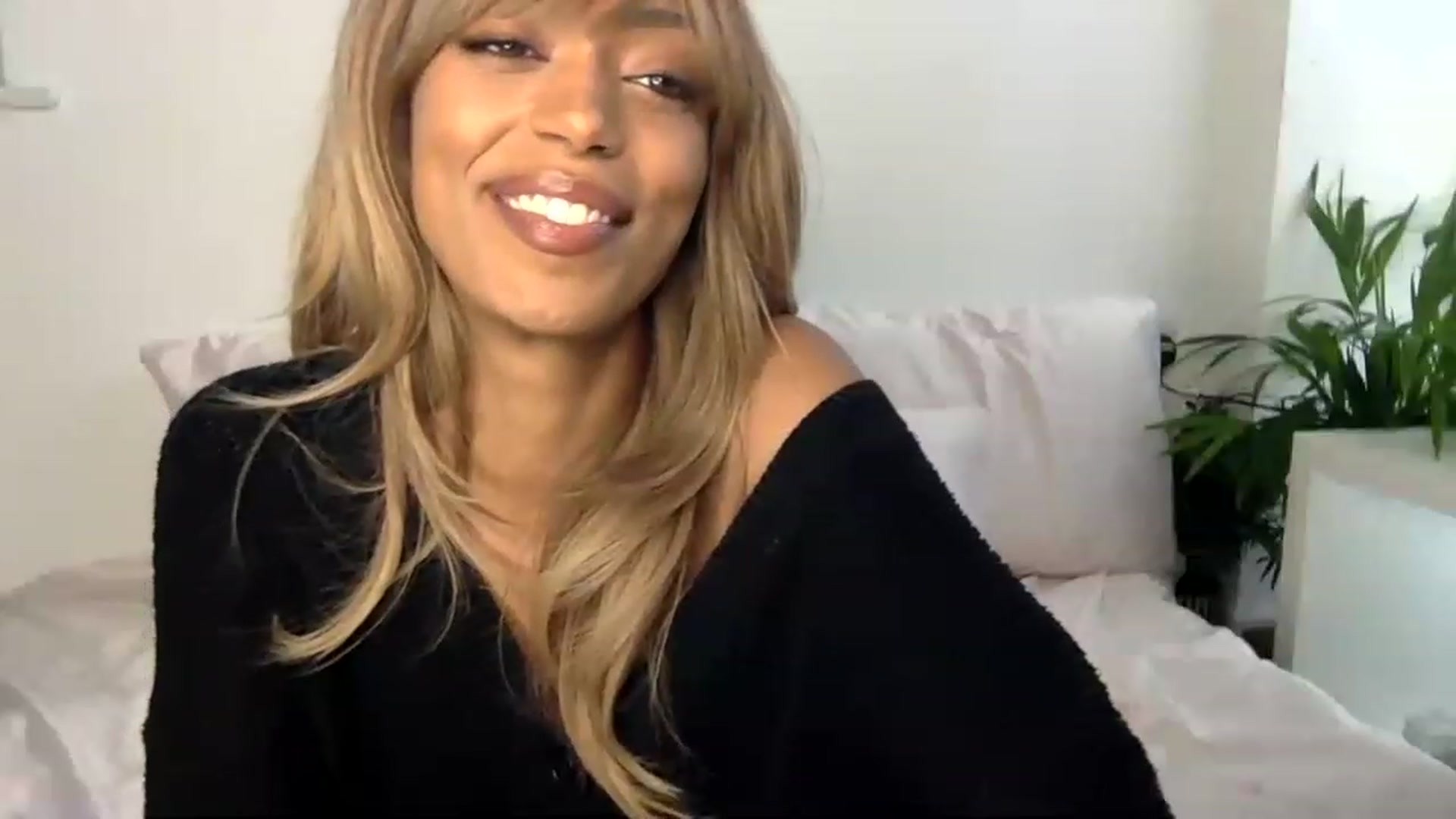 Gallery image thumbnail from MissLuna22's myfreecams stream on, 12/09/2022, 13:12 image 19 of 20
