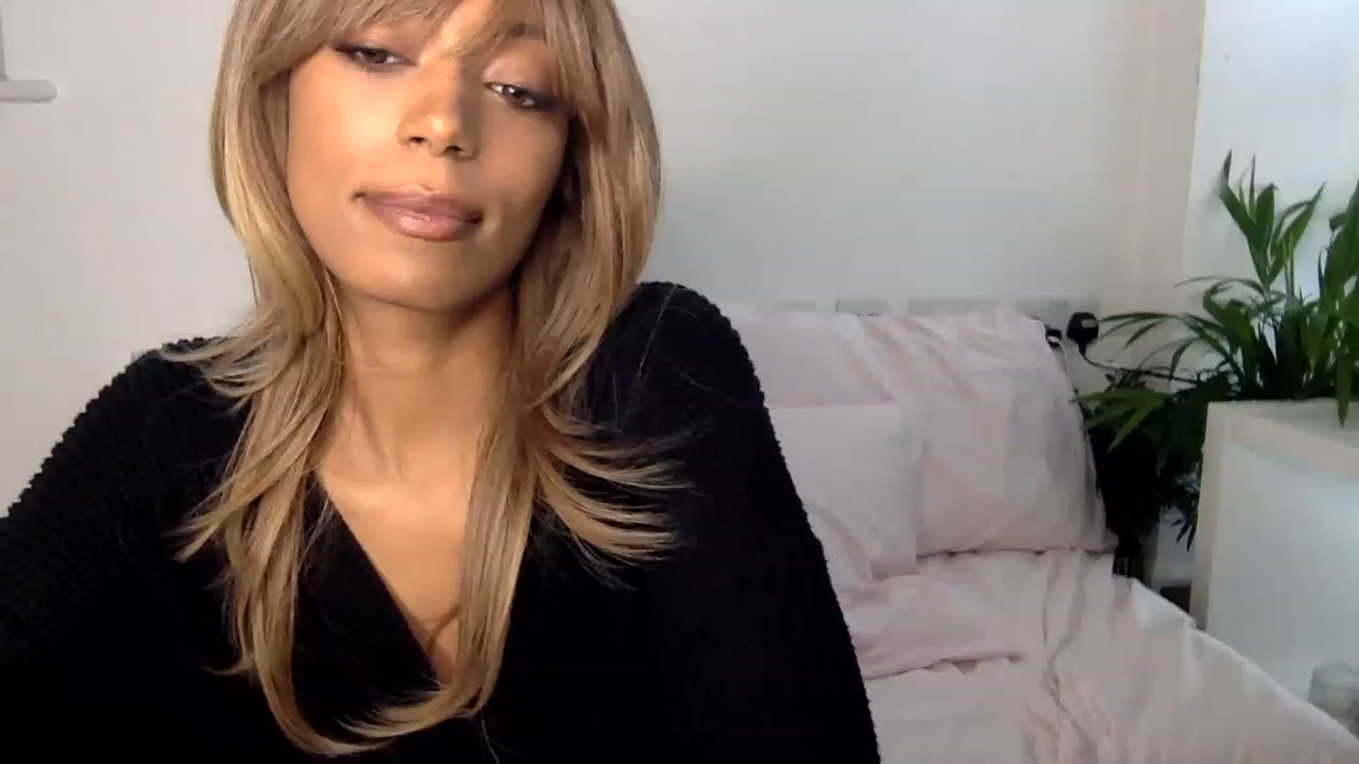 Gallery image thumbnail from MissLuna22's myfreecams stream on, 12/09/2022, 14:50 image 20 of 20