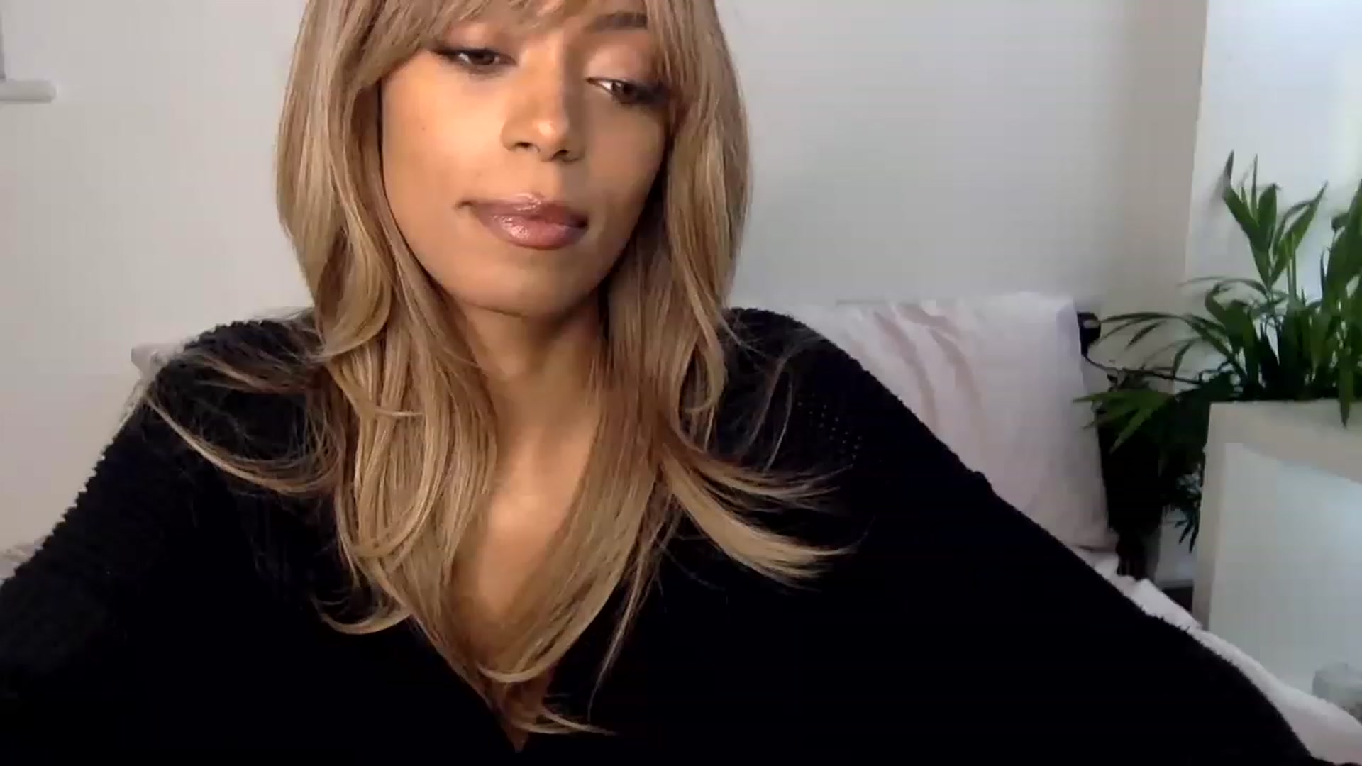 Gallery image thumbnail from MissLuna22's myfreecams stream on, 12/09/2022, 14:50 image 1 of 20