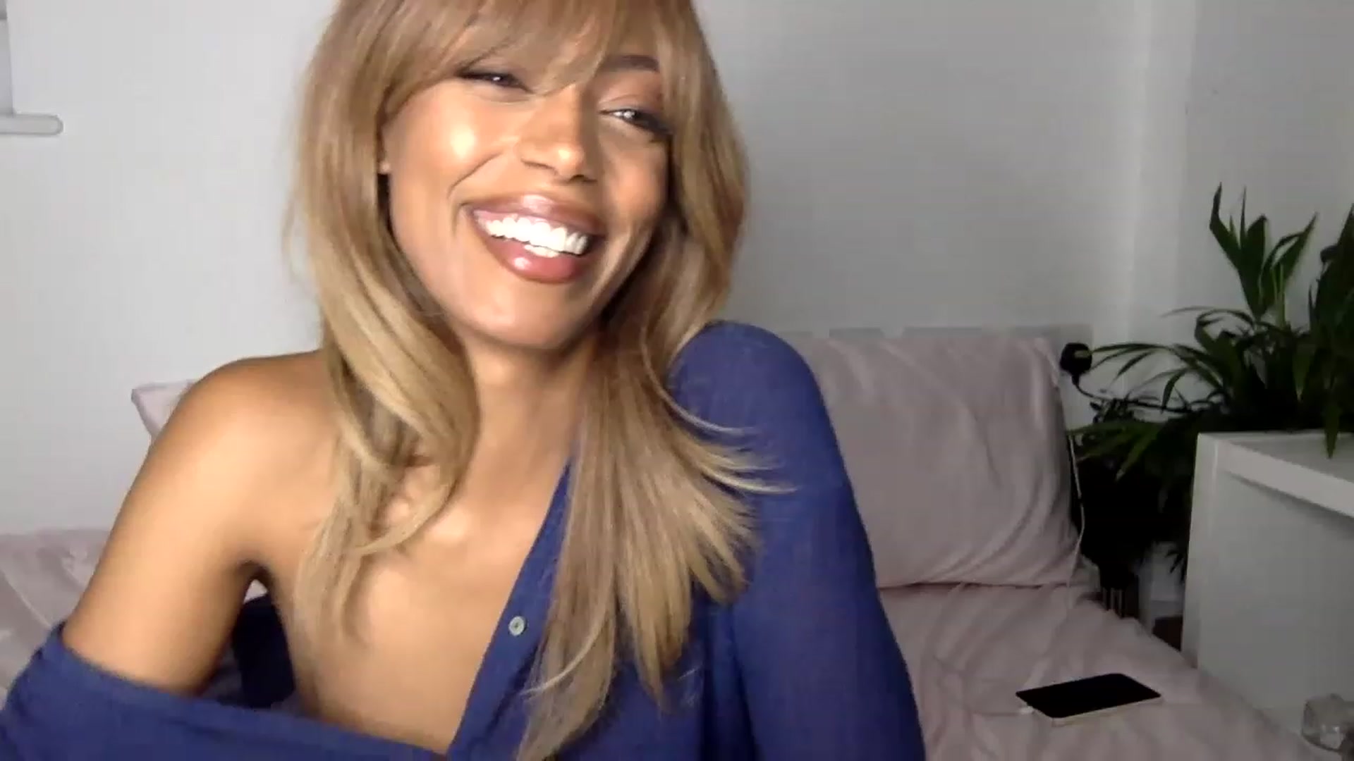 Gallery image thumbnail from MissLuna22's myfreecams stream on, 12/09/2022, 19:05 image 2 of 20