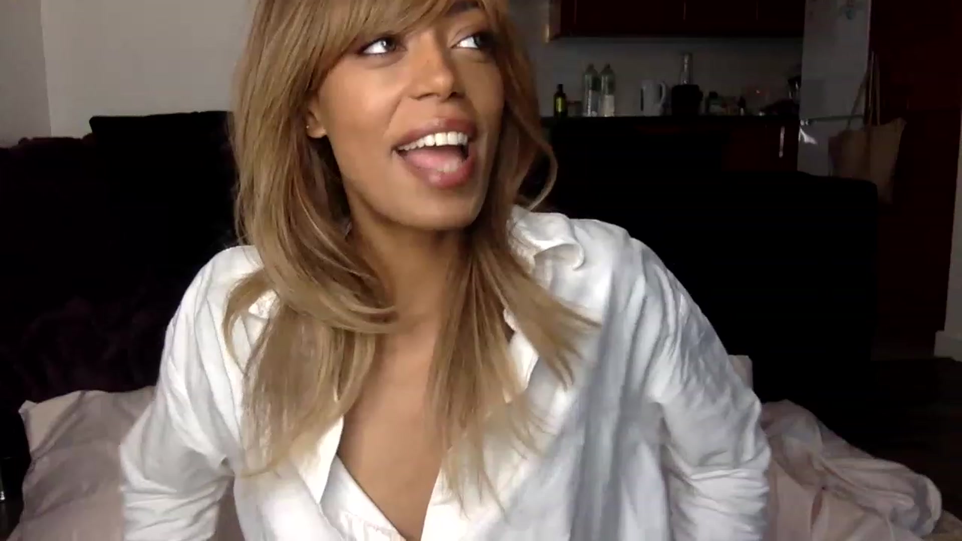 Gallery image thumbnail from MissLuna22's myfreecams stream on, 12/12/2022, 13:02 image 4 of 20