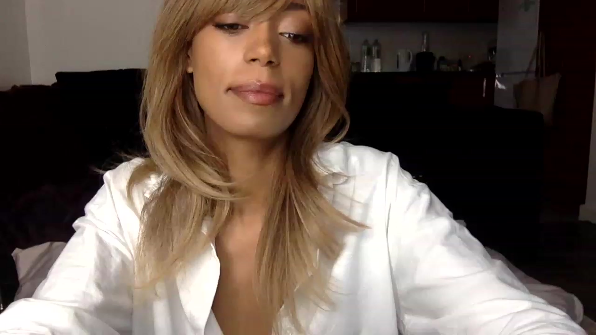 Gallery image thumbnail from MissLuna22's myfreecams stream on, 12/12/2022, 13:02 image 3 of 20