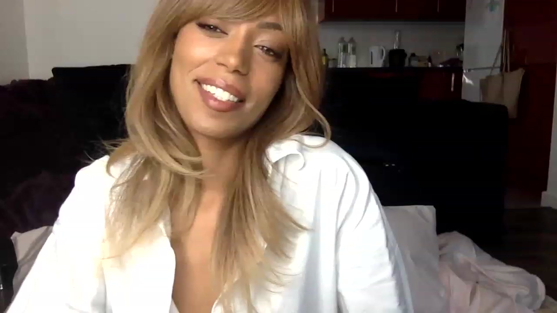 Gallery image thumbnail from MissLuna22's myfreecams stream on, 12/12/2022, 13:02 image 19 of 20