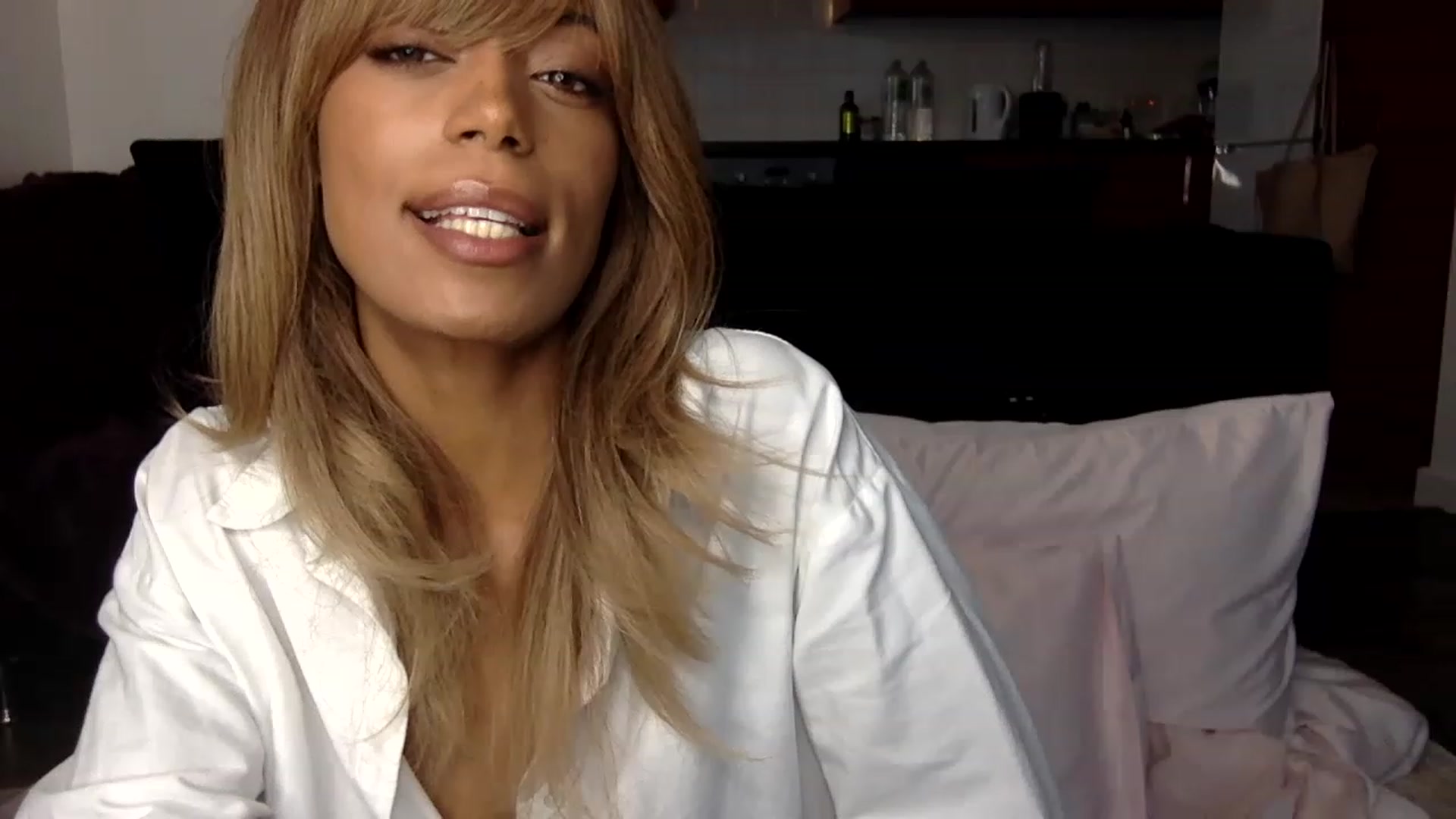Gallery image thumbnail from MissLuna22's myfreecams stream on, 12/12/2022, 13:58 image 6 of 20