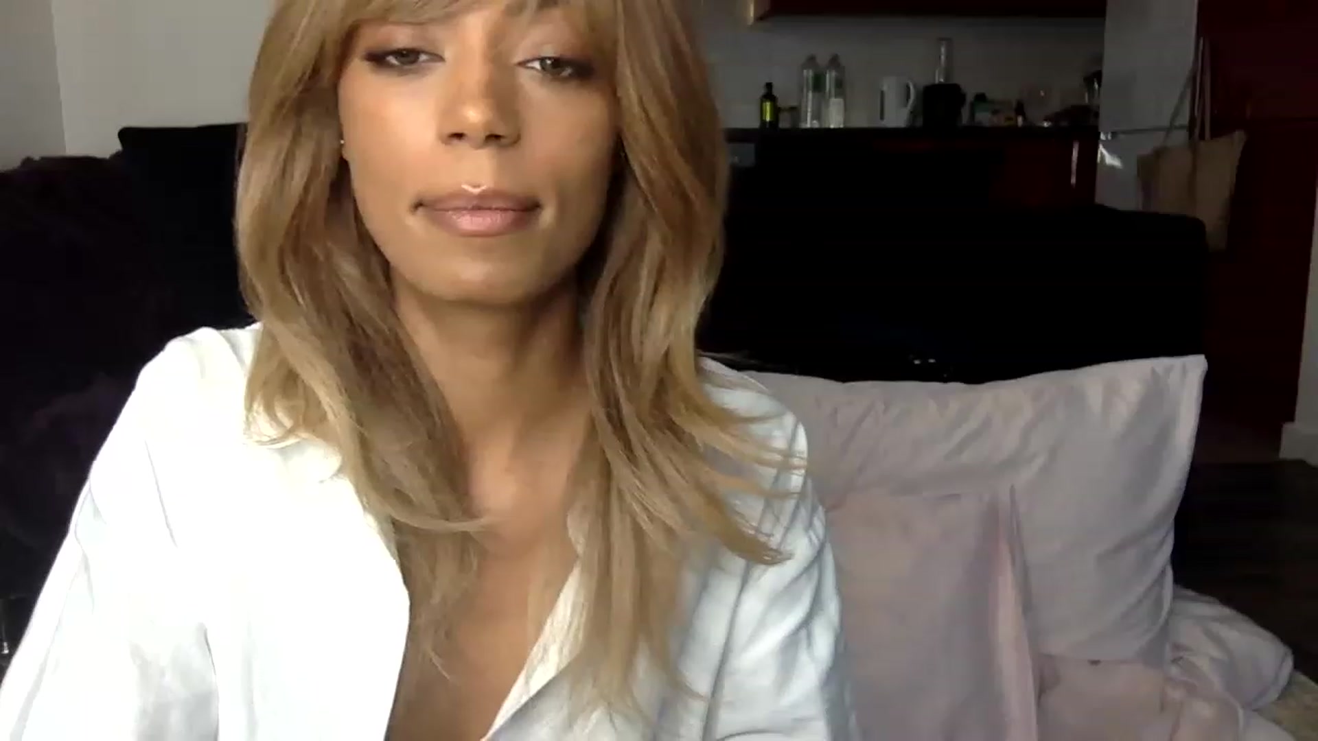 Gallery image thumbnail from MissLuna22's myfreecams stream on, 12/12/2022, 13:58 image 14 of 20