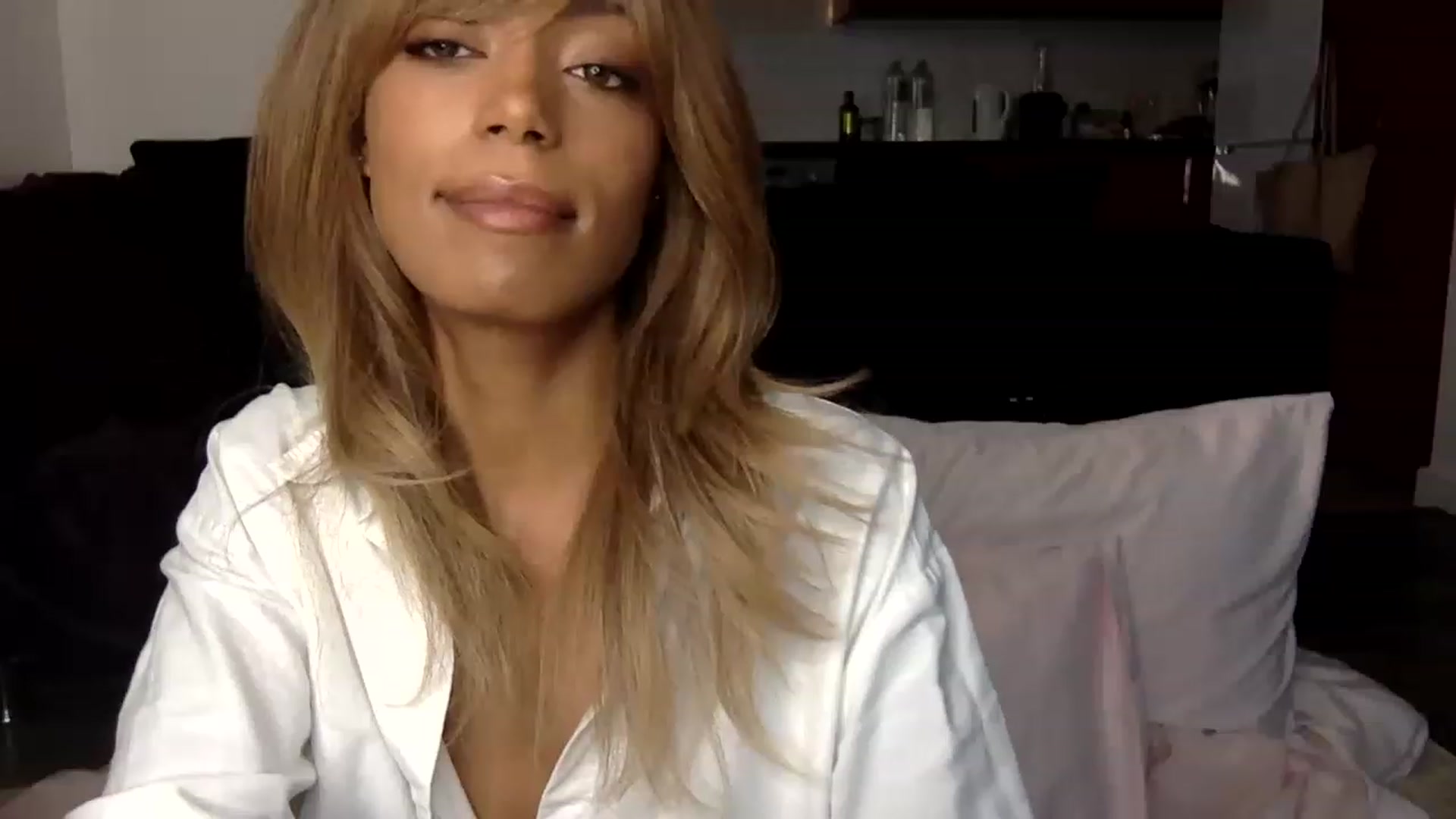 Gallery image thumbnail from MissLuna22's myfreecams stream on, 12/12/2022, 13:58 image 2 of 20