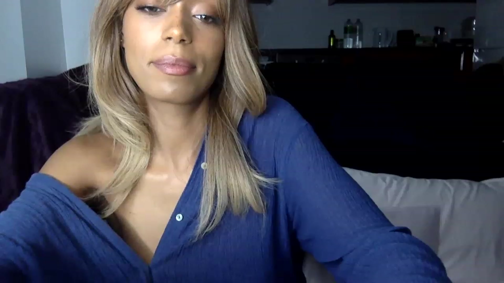 Gallery image thumbnail from MissLuna22's myfreecams stream on, 12/16/2022, 19:42 image 2 of 20