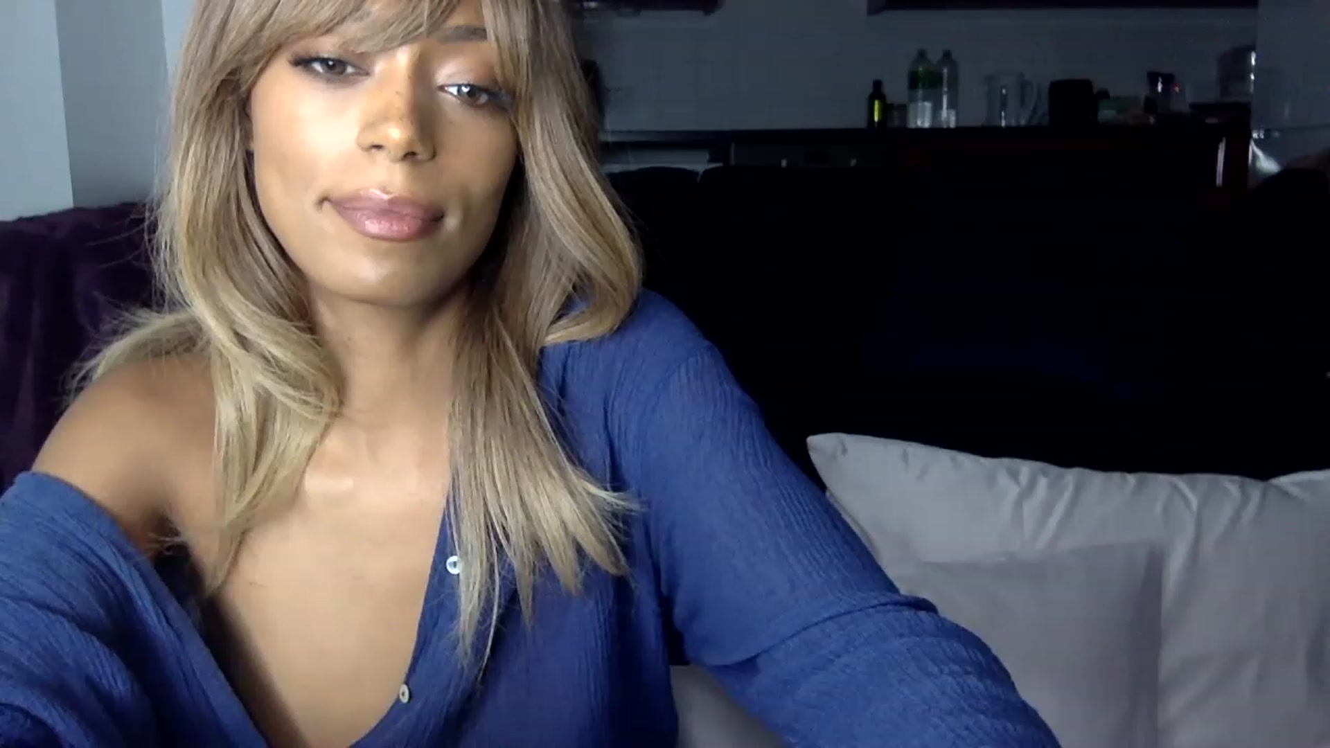 Gallery image thumbnail from MissLuna22's myfreecams stream on, 12/16/2022, 20:09 image 7 of 20