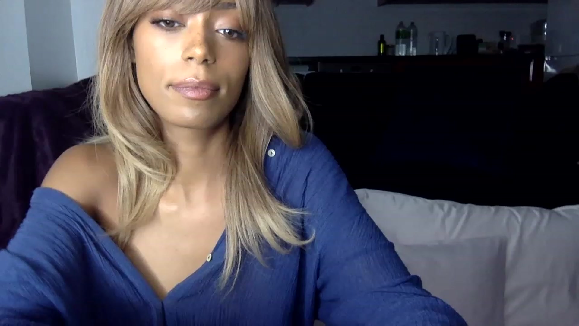 Gallery image thumbnail from MissLuna22's myfreecams stream on, 12/16/2022, 20:09 image 8 of 20