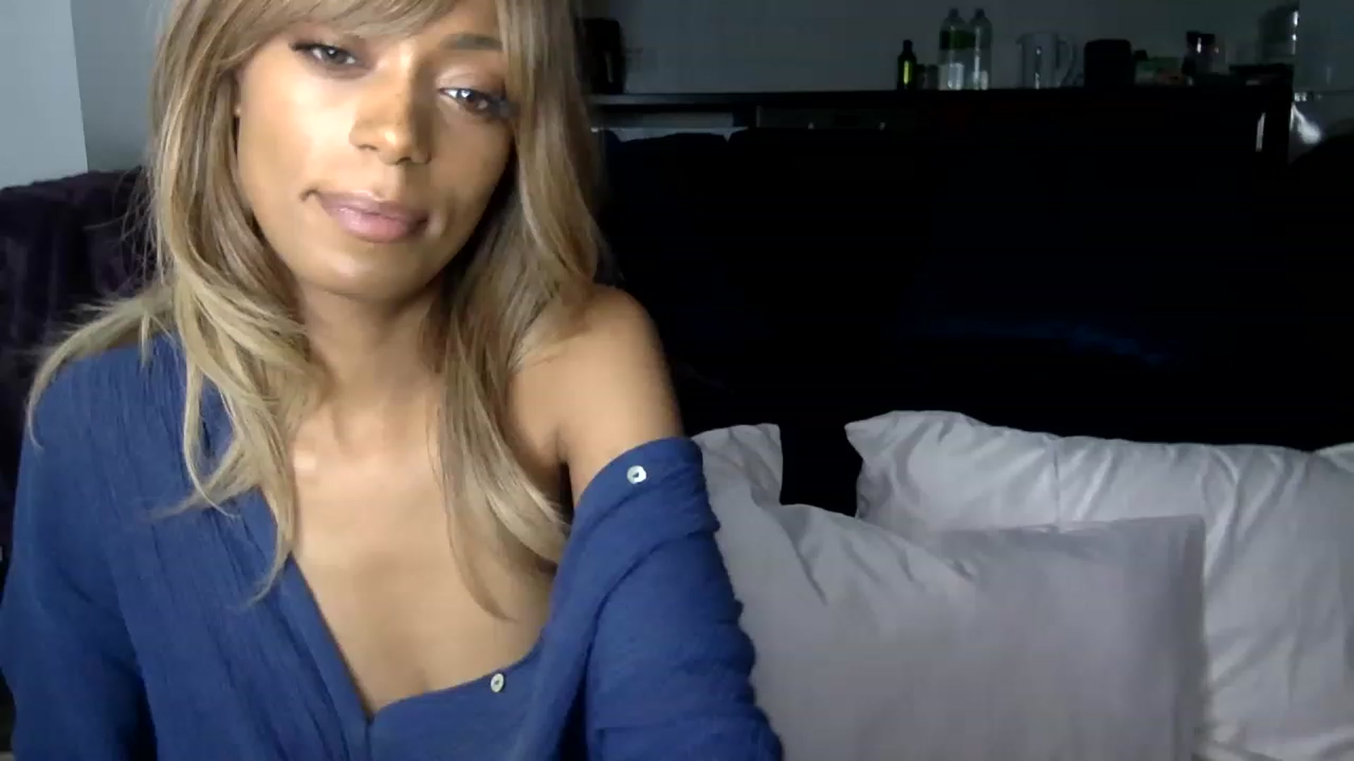 Gallery image thumbnail from MissLuna22's myfreecams stream on, 12/16/2022, 21:57 image 18 of 20