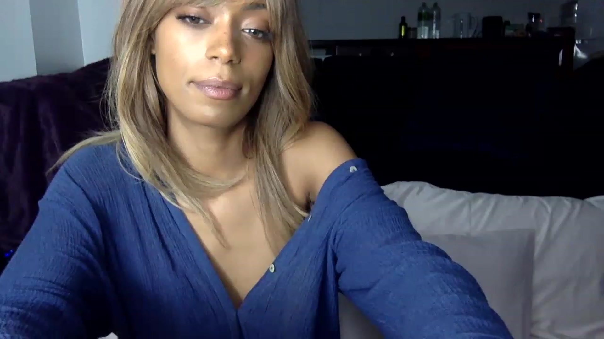 Gallery image thumbnail from MissLuna22's myfreecams stream on, 12/16/2022, 21:57 image 15 of 20