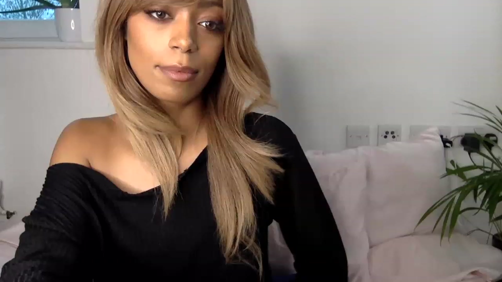 Gallery image thumbnail from MissLuna22's myfreecams stream on, 01/25/2023, 12:22 image 2 of 20