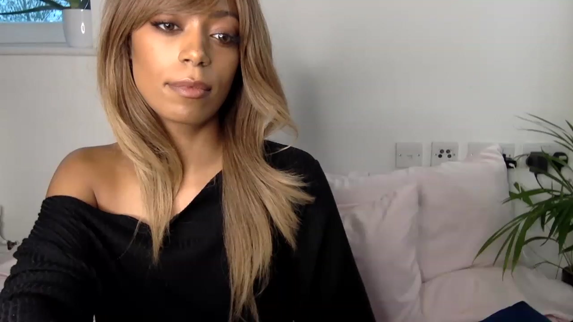 Gallery image thumbnail from MissLuna22's myfreecams stream on, 01/25/2023, 12:22 image 7 of 20