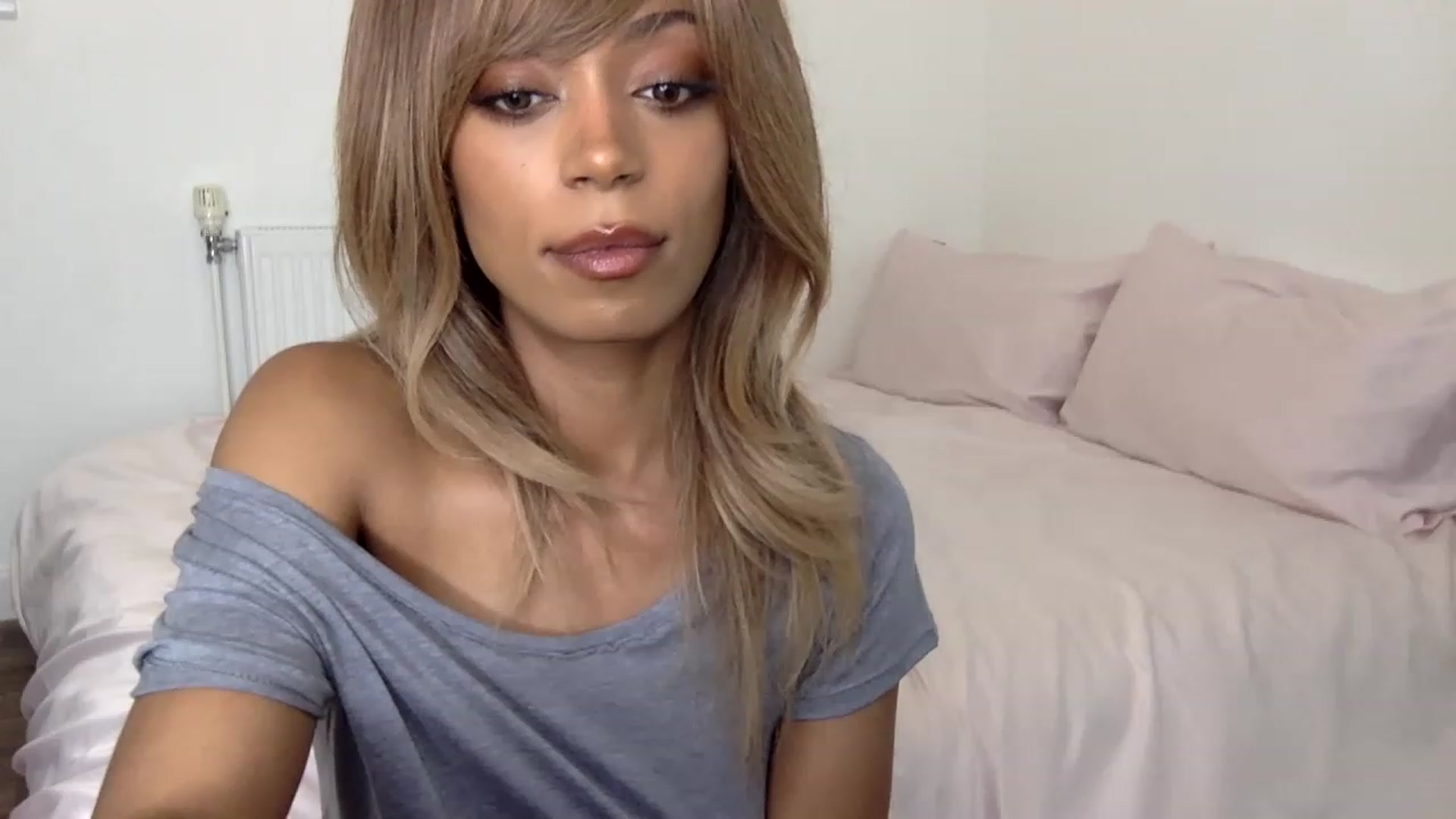 Gallery image thumbnail from MissLuna22's myfreecams stream on, 05/24/2023, 11:27 image 10 of 20