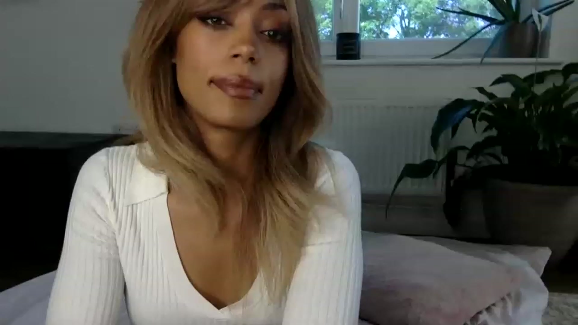 Gallery image thumbnail from MissLuna22's myfreecams stream on, 06/08/2023, 11:48 image 11 of 20