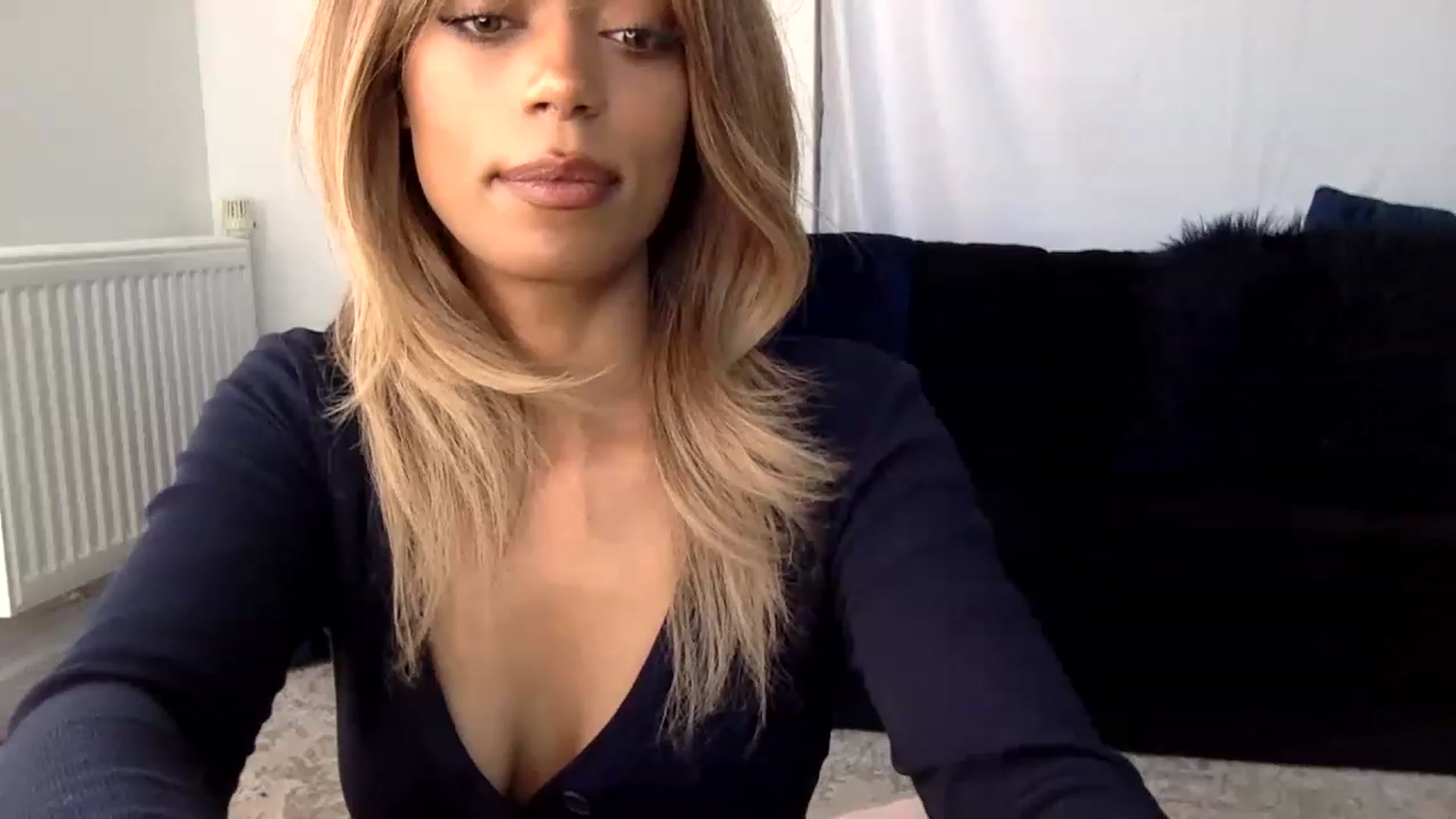 Gallery image thumbnail from MissLuna22's myfreecams stream on, 06/15/2023, 12:36 image 16 of 20