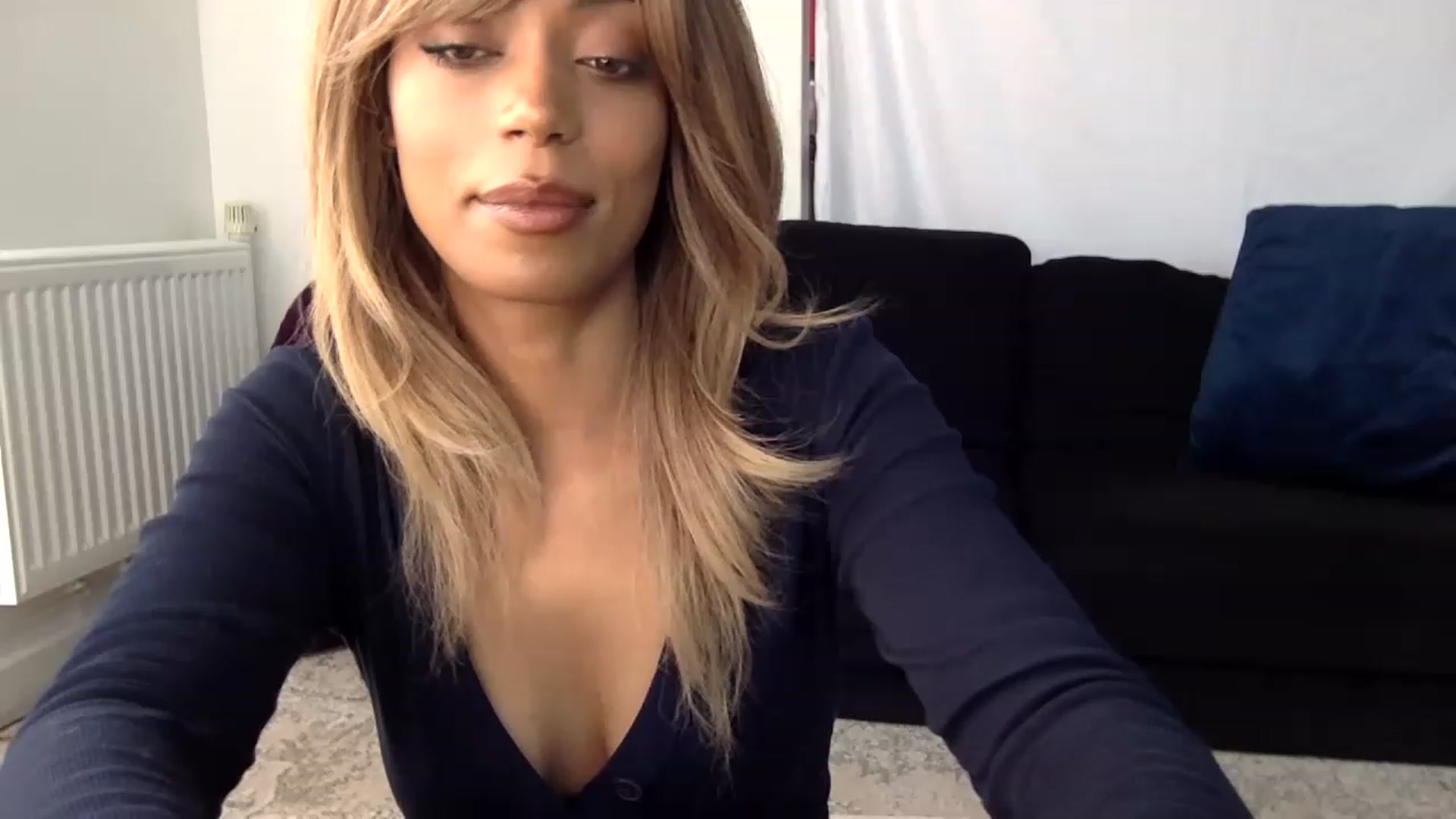 Gallery image thumbnail from MissLuna22's myfreecams stream on, 06/20/2023, 11:48 image 2 of 20