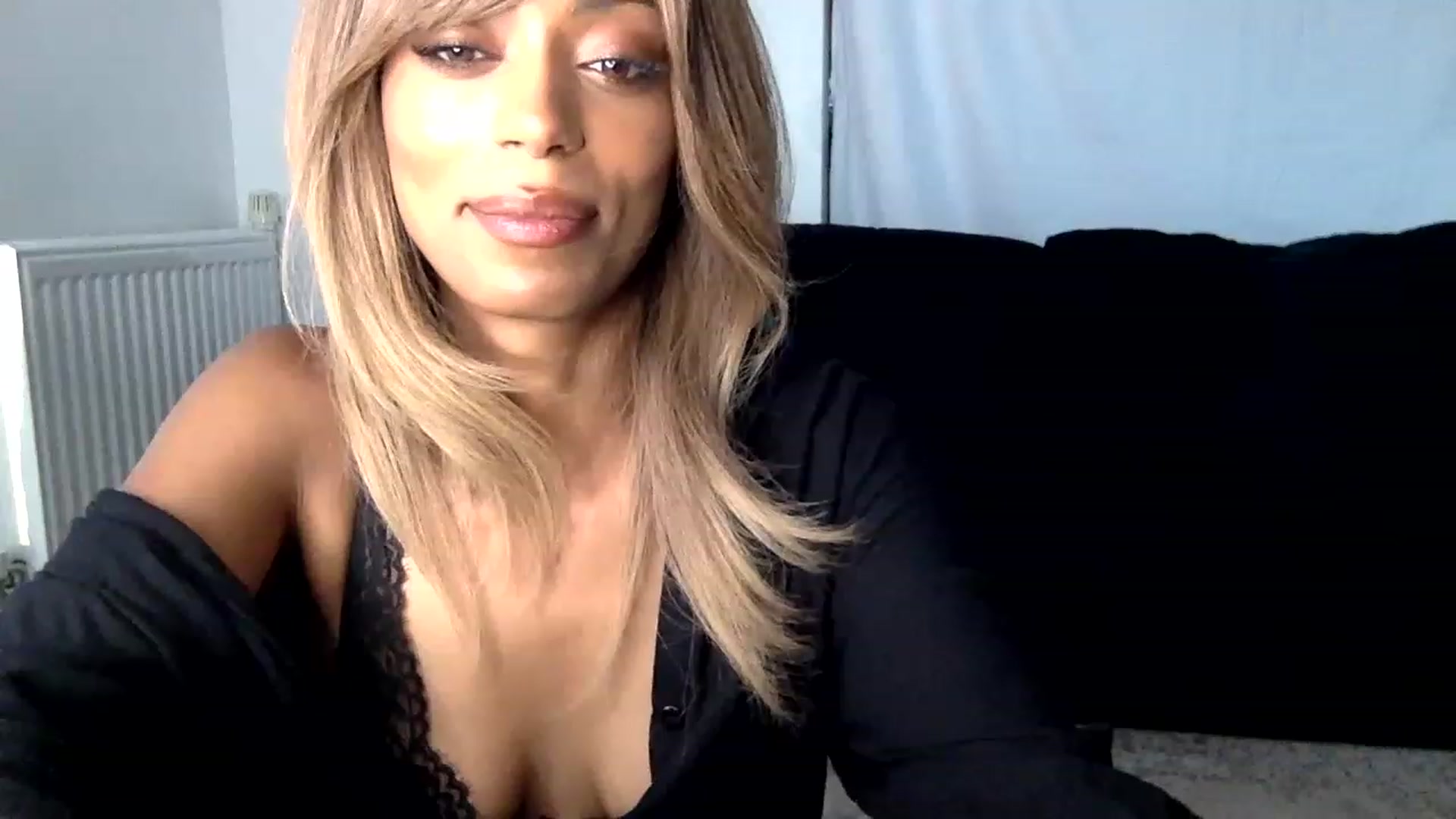 Gallery image thumbnail from MissLuna22's myfreecams stream on, 06/24/2023, 20:09 image 11 of 20