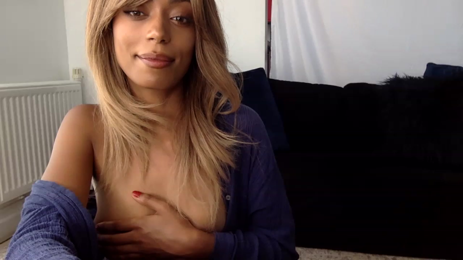 Gallery image thumbnail from MissLuna22's myfreecams stream on, 07/09/2023, 15:01 image 6 of 20