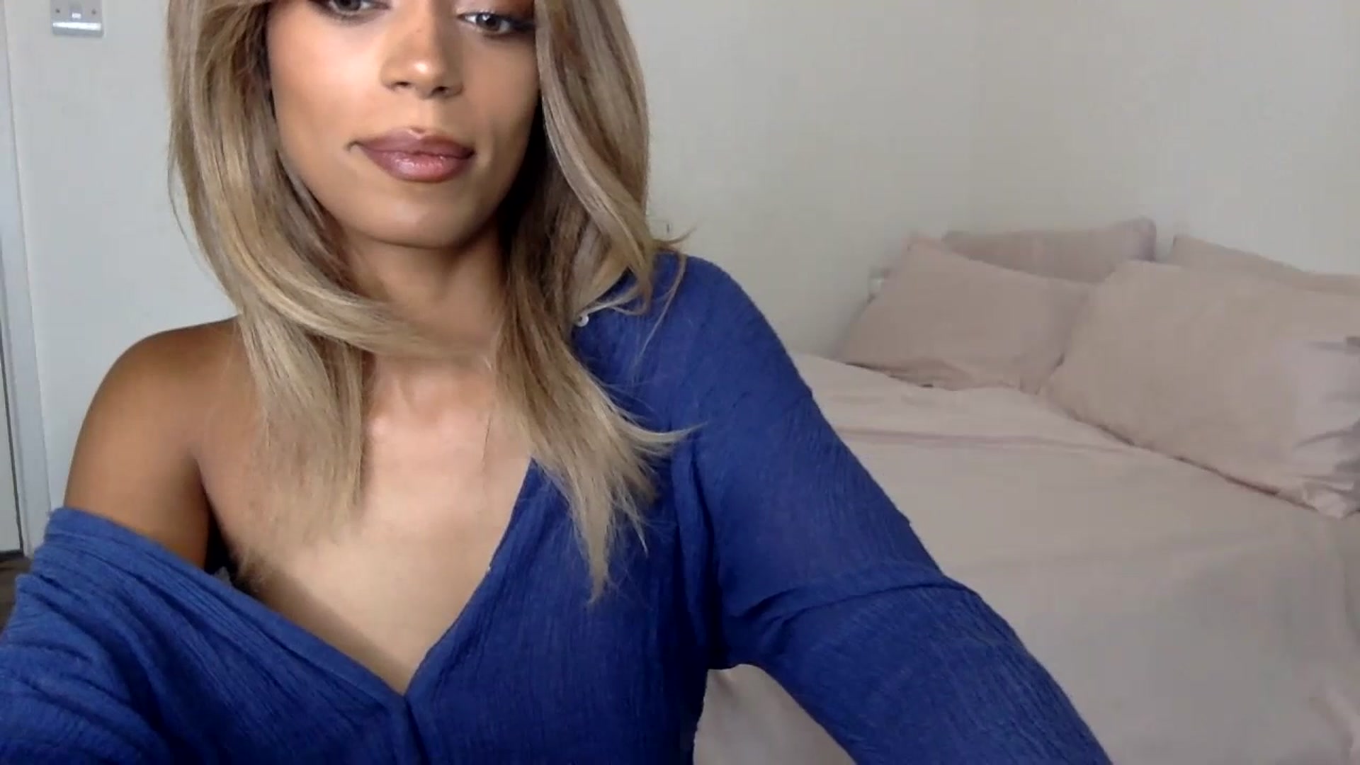 Gallery image thumbnail from MissLuna22's myfreecams stream on, 07/14/2023, 12:40 image 11 of 20