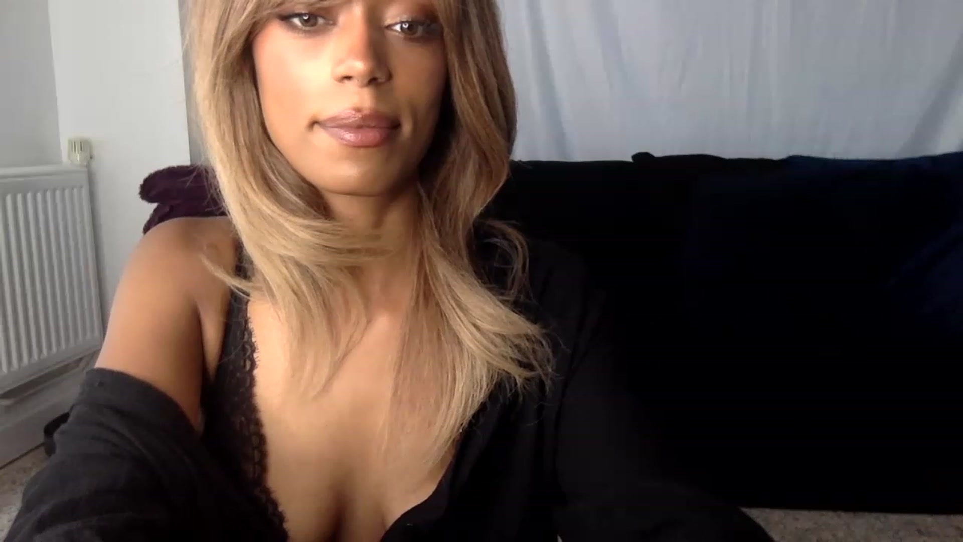 Gallery image thumbnail from MissLuna22's myfreecams stream on, 07/22/2023, 15:02 image 17 of 20