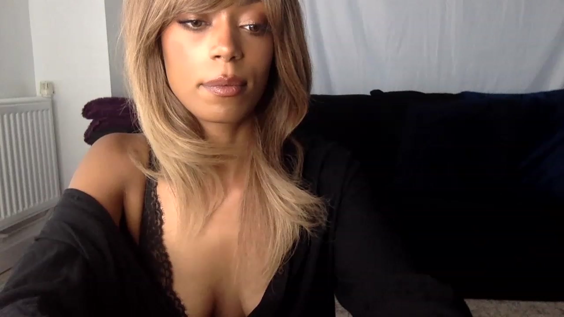 Gallery image thumbnail from MissLuna22's myfreecams stream on, 07/22/2023, 15:02 image 2 of 20