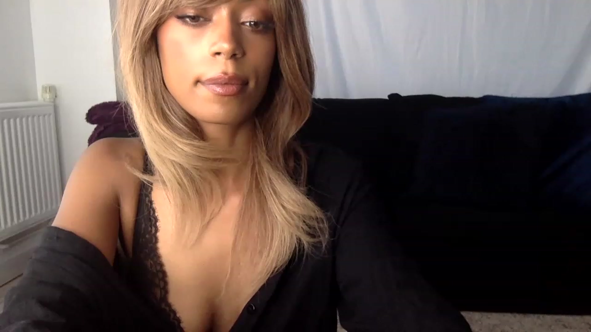 Gallery image thumbnail from MissLuna22's myfreecams stream on, 07/22/2023, 15:02 image 8 of 20