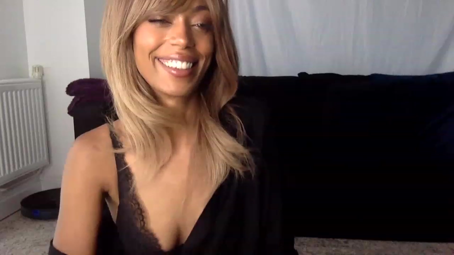 Gallery image thumbnail from MissLuna22's myfreecams stream on, 07/22/2023, 15:45 image 4 of 20