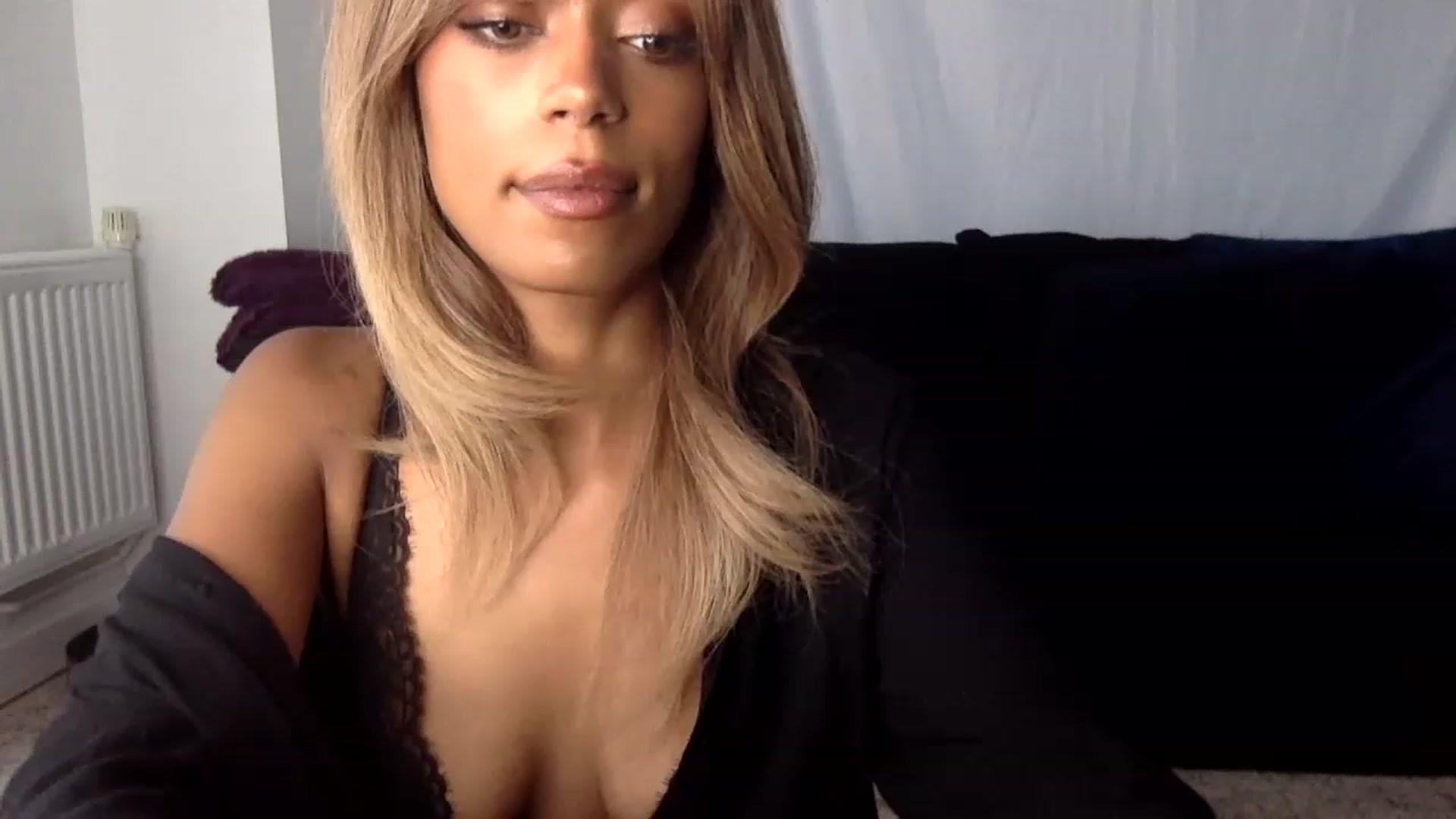 Gallery image thumbnail from MissLuna22's myfreecams stream on, 07/22/2023, 15:45 image 7 of 20