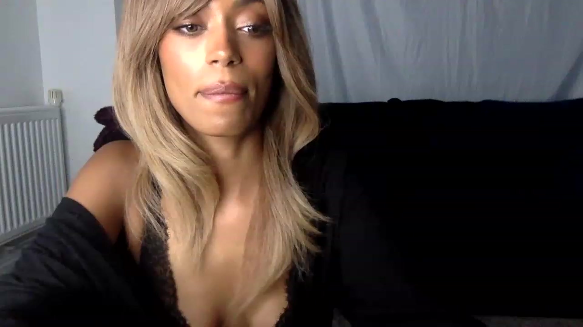 Gallery image thumbnail from MissLuna22's myfreecams stream on, 07/22/2023, 19:02 image 17 of 20
