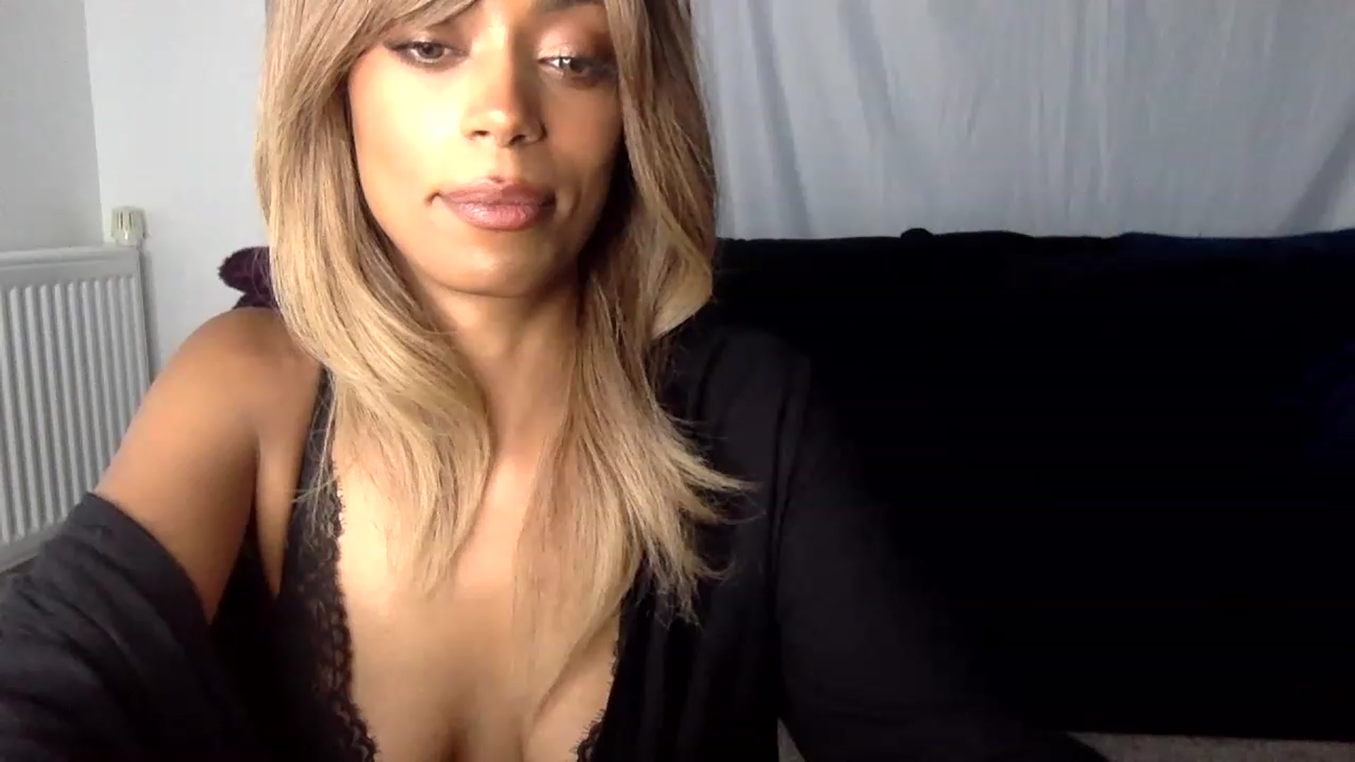 Gallery image thumbnail from MissLuna22's myfreecams stream on, 07/22/2023, 19:02 image 11 of 20