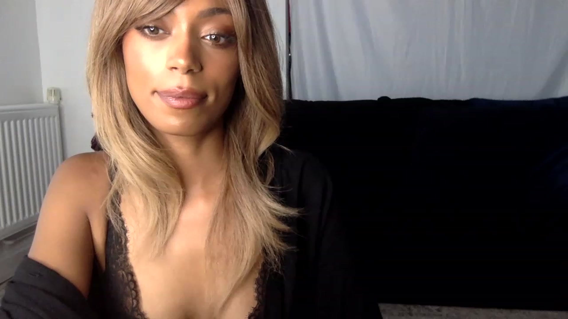 Gallery image thumbnail from MissLuna22's myfreecams stream on, 07/22/2023, 19:02 image 8 of 20