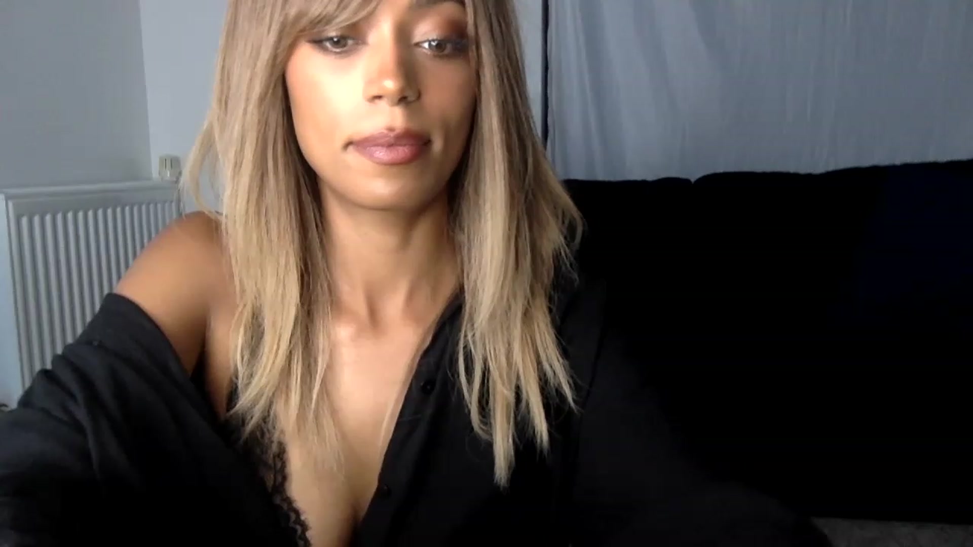 Gallery image thumbnail from MissLuna22's myfreecams stream on, 08/05/2023, 19:15 image 6 of 20