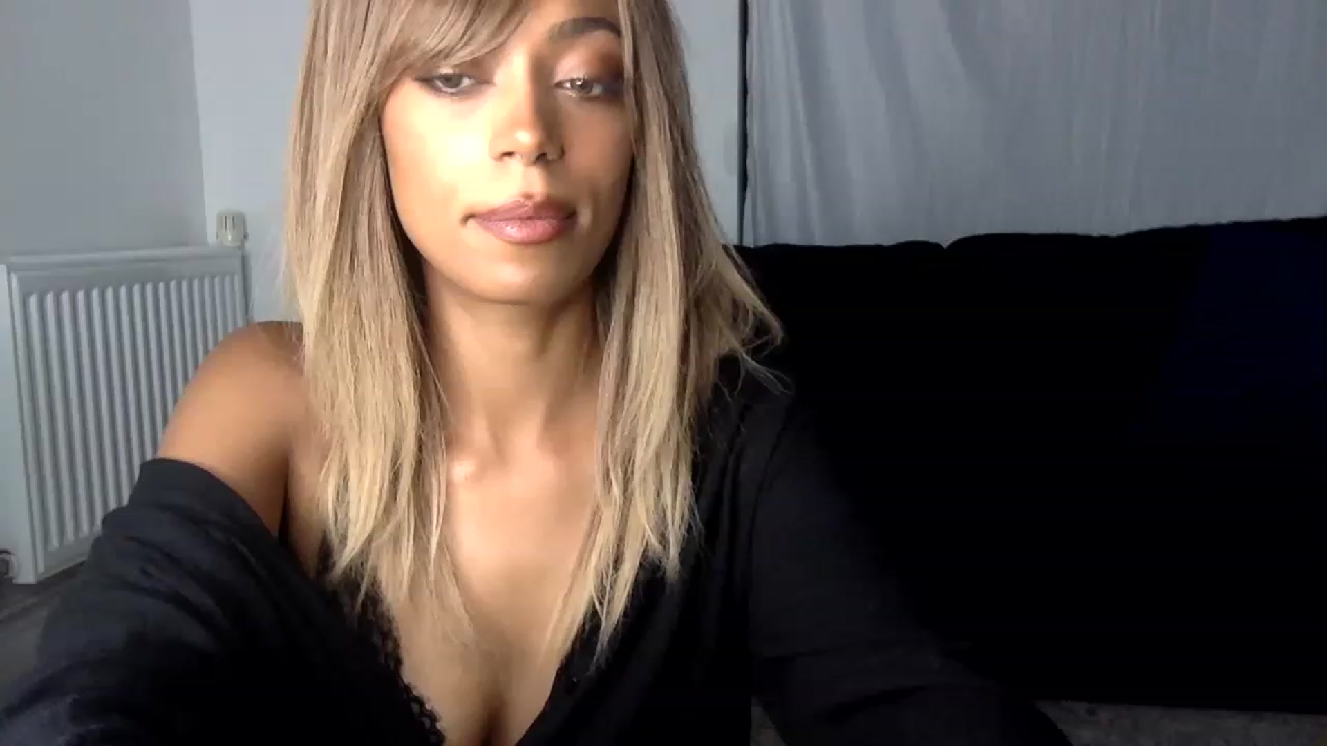 Gallery image thumbnail from MissLuna22's myfreecams stream on, 08/05/2023, 19:15 image 18 of 20