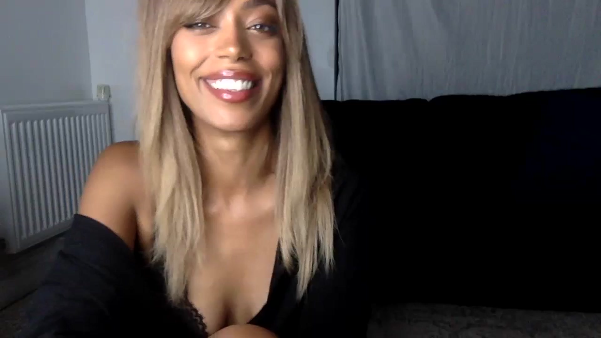 Gallery image thumbnail from MissLuna22's myfreecams stream on, 08/05/2023, 20:14 image 1 of 20
