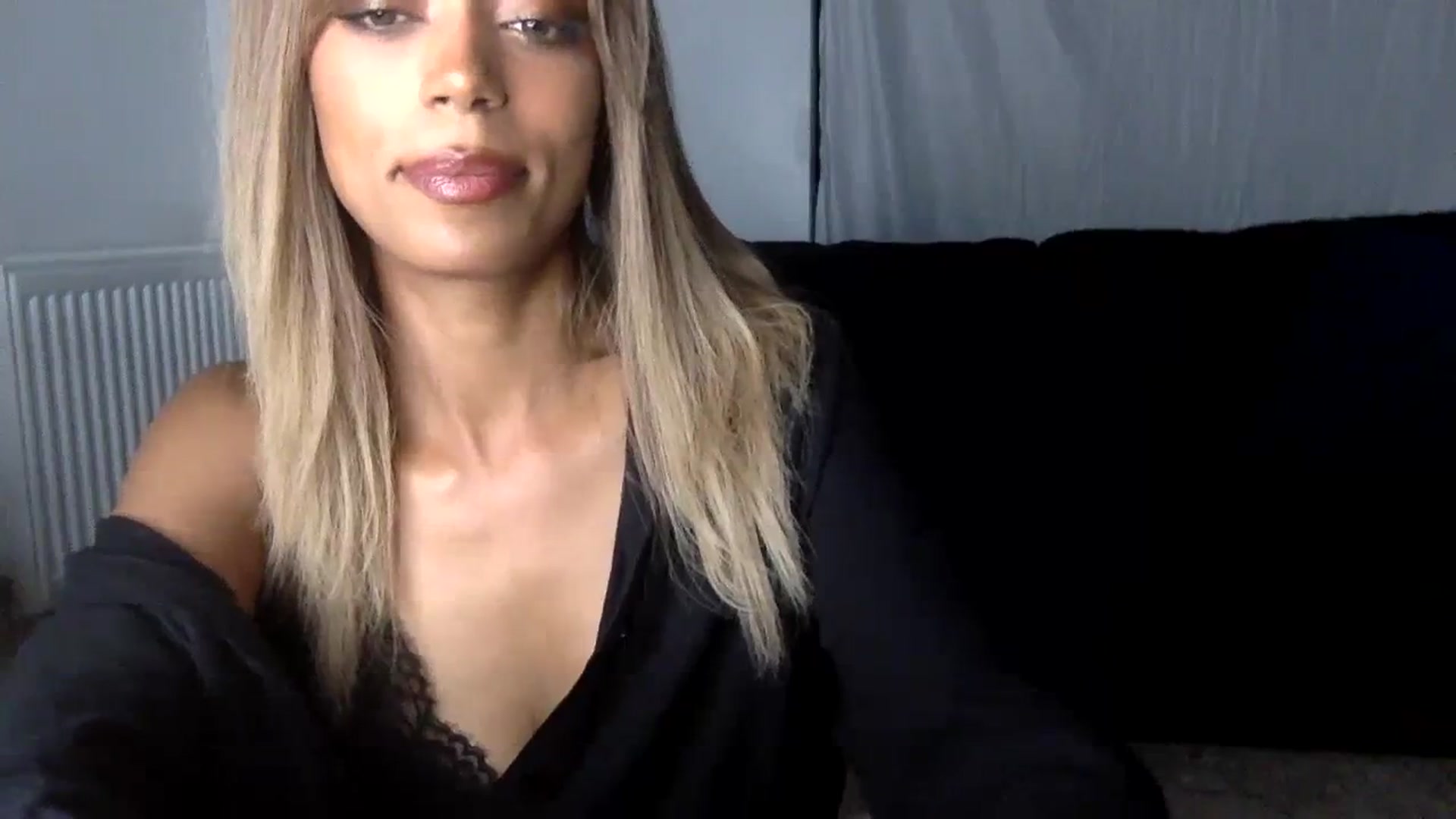 Gallery image thumbnail from MissLuna22's myfreecams stream on, 08/05/2023, 20:14 image 11 of 20
